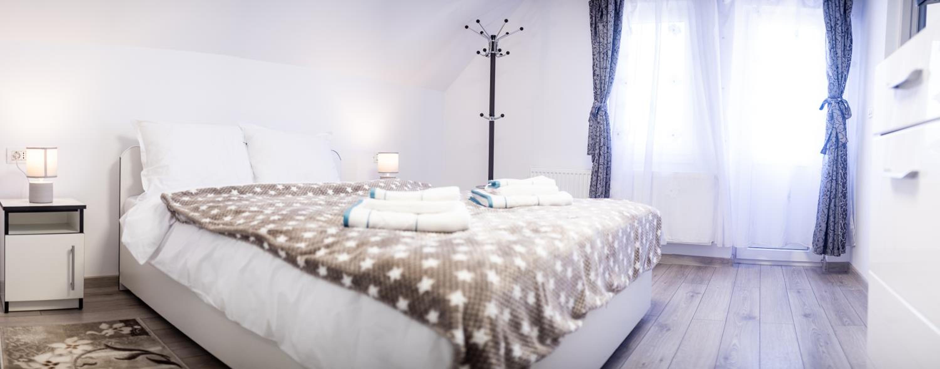 Double Room - Photo 3