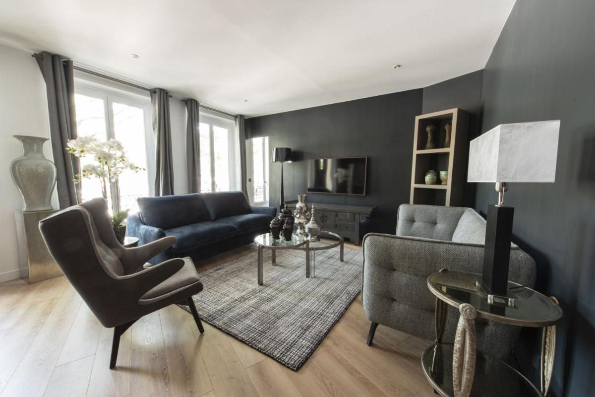 Apartment photo 2