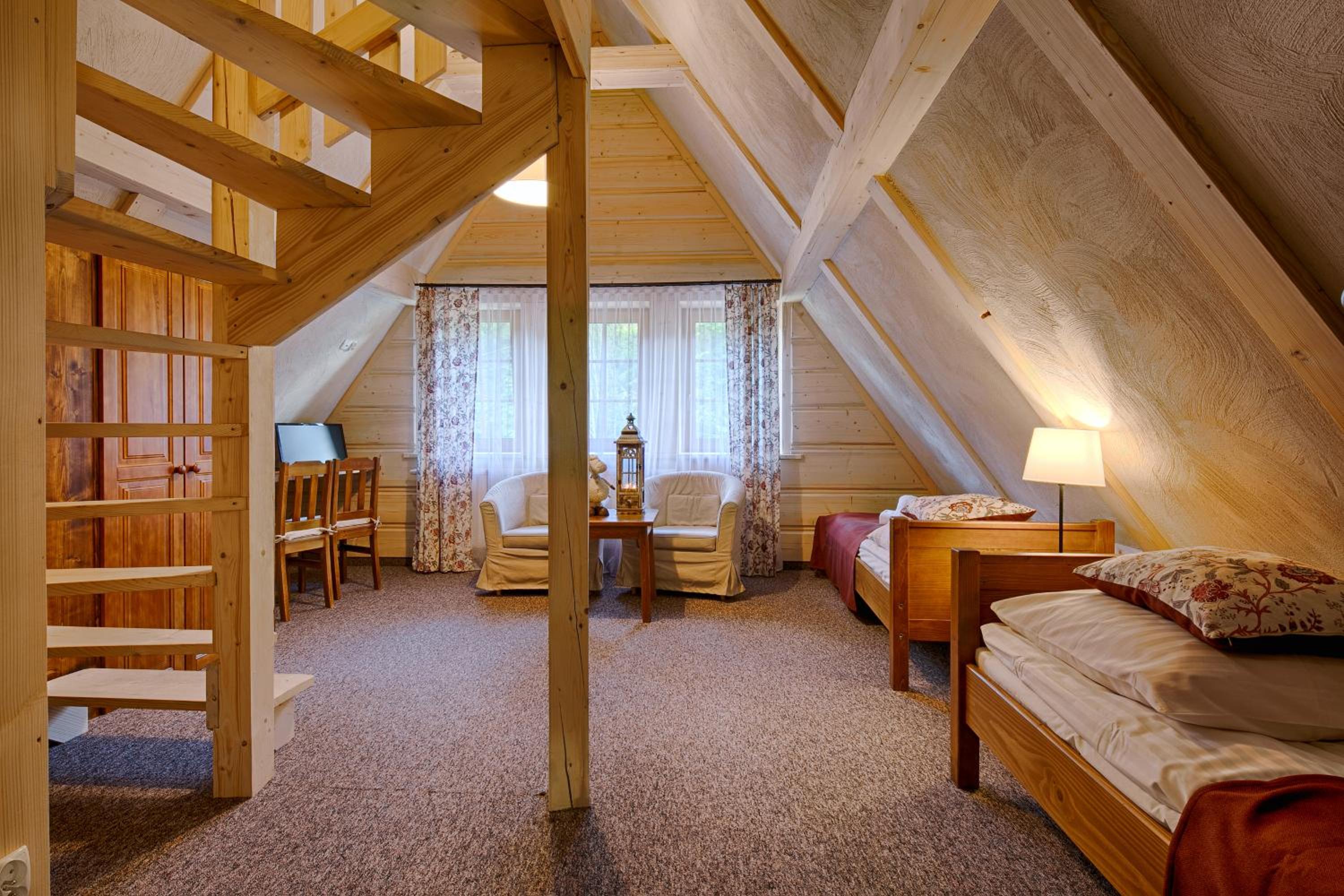 Duplex Quadruple Room - Photo 3