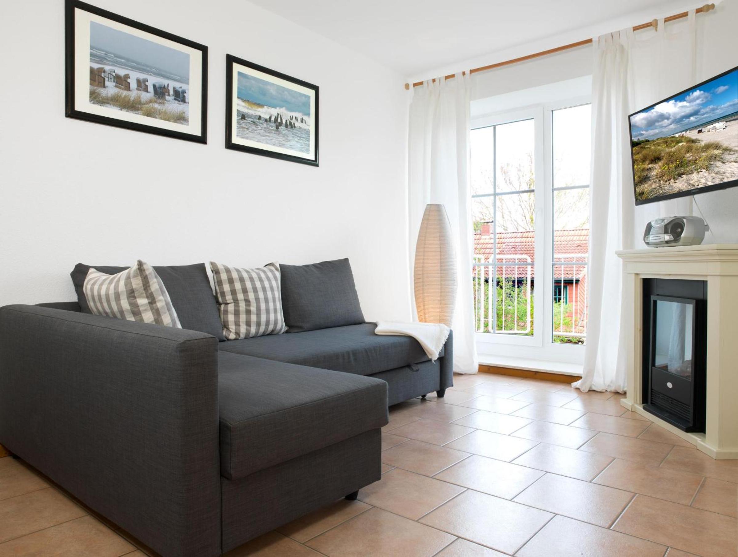 Apartment with Balcony photo 1