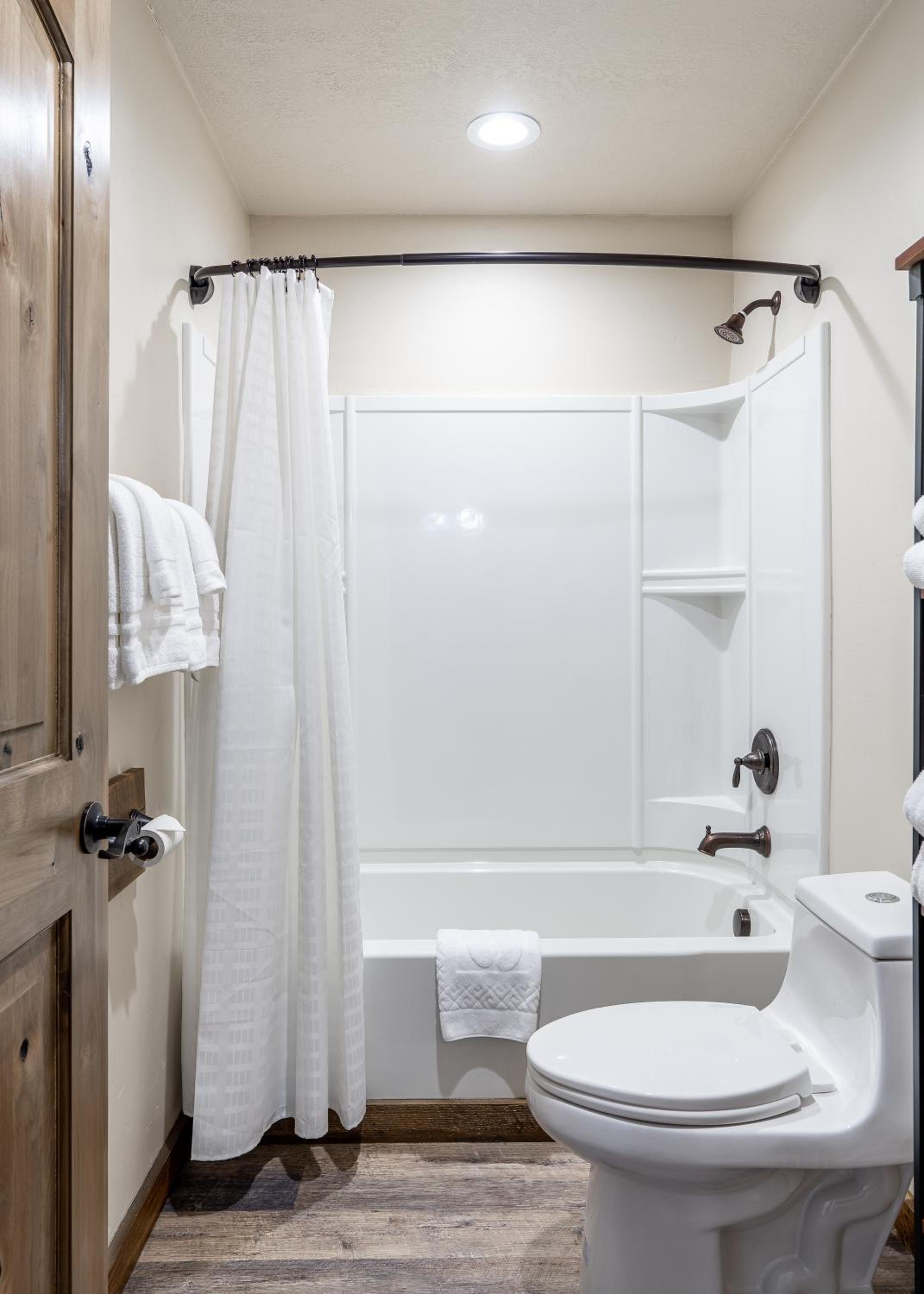King Suite - Photo 2