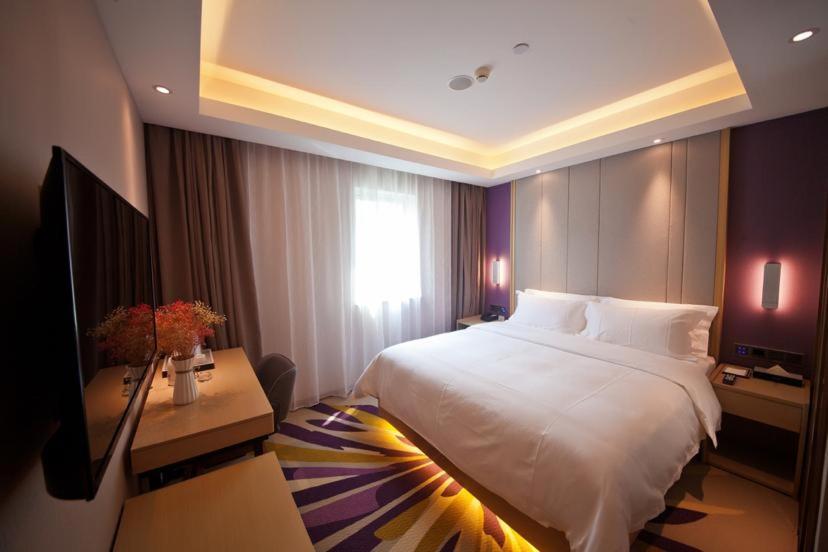 Deluxe King size bed Room