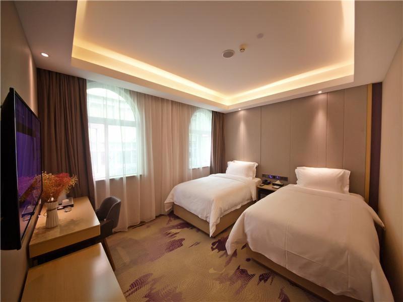 Deluxe Twin Bed Room
