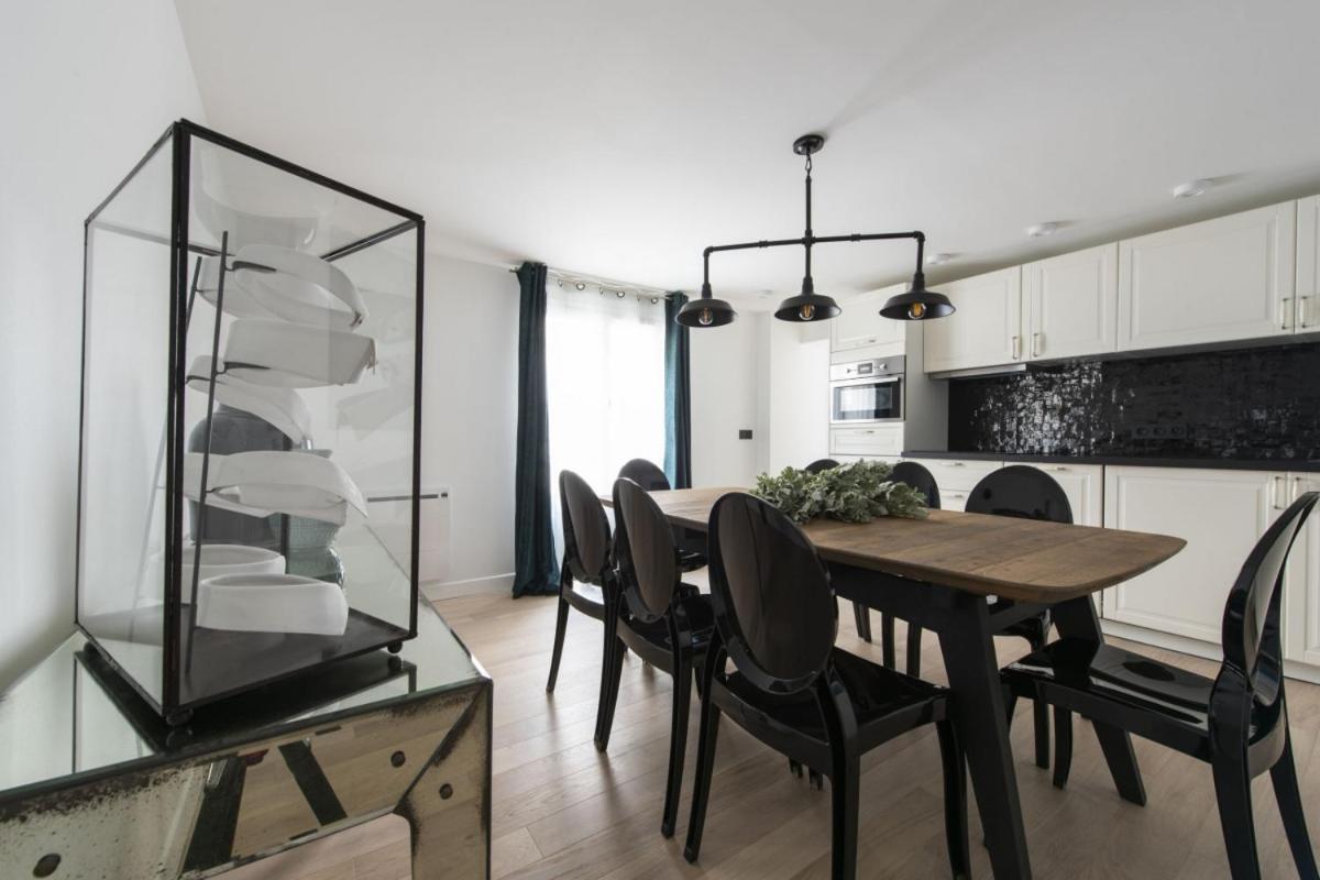 Three-Bedroom Apartment photo 1