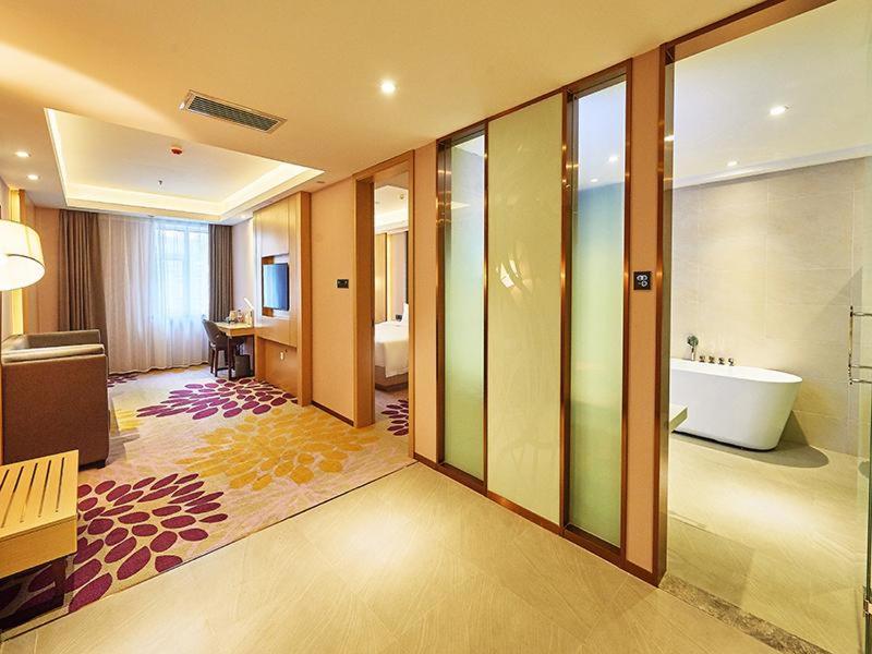 Deluxe Suite - Photo 4