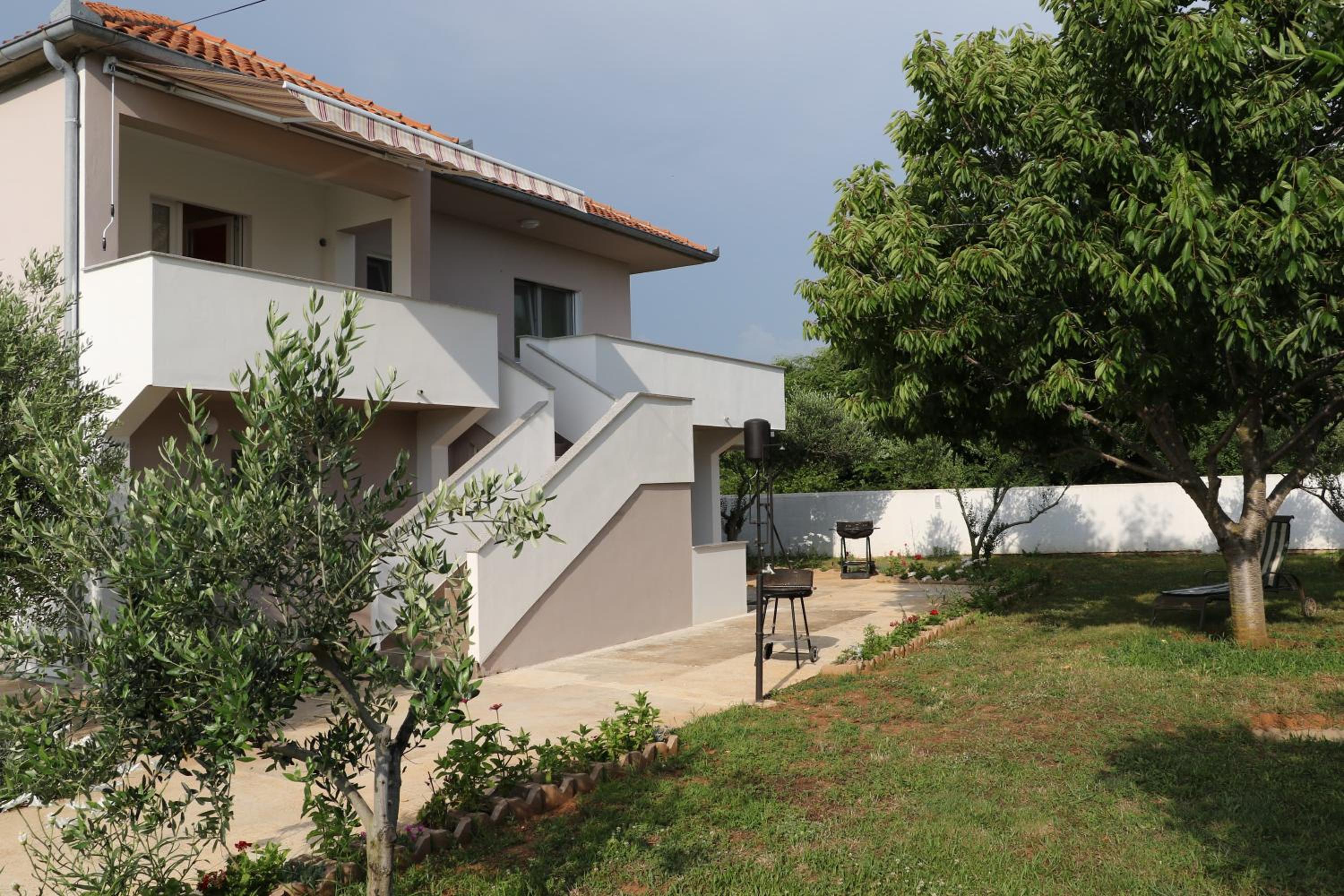 One-Bedroom Apartment with Mountain View photo 3