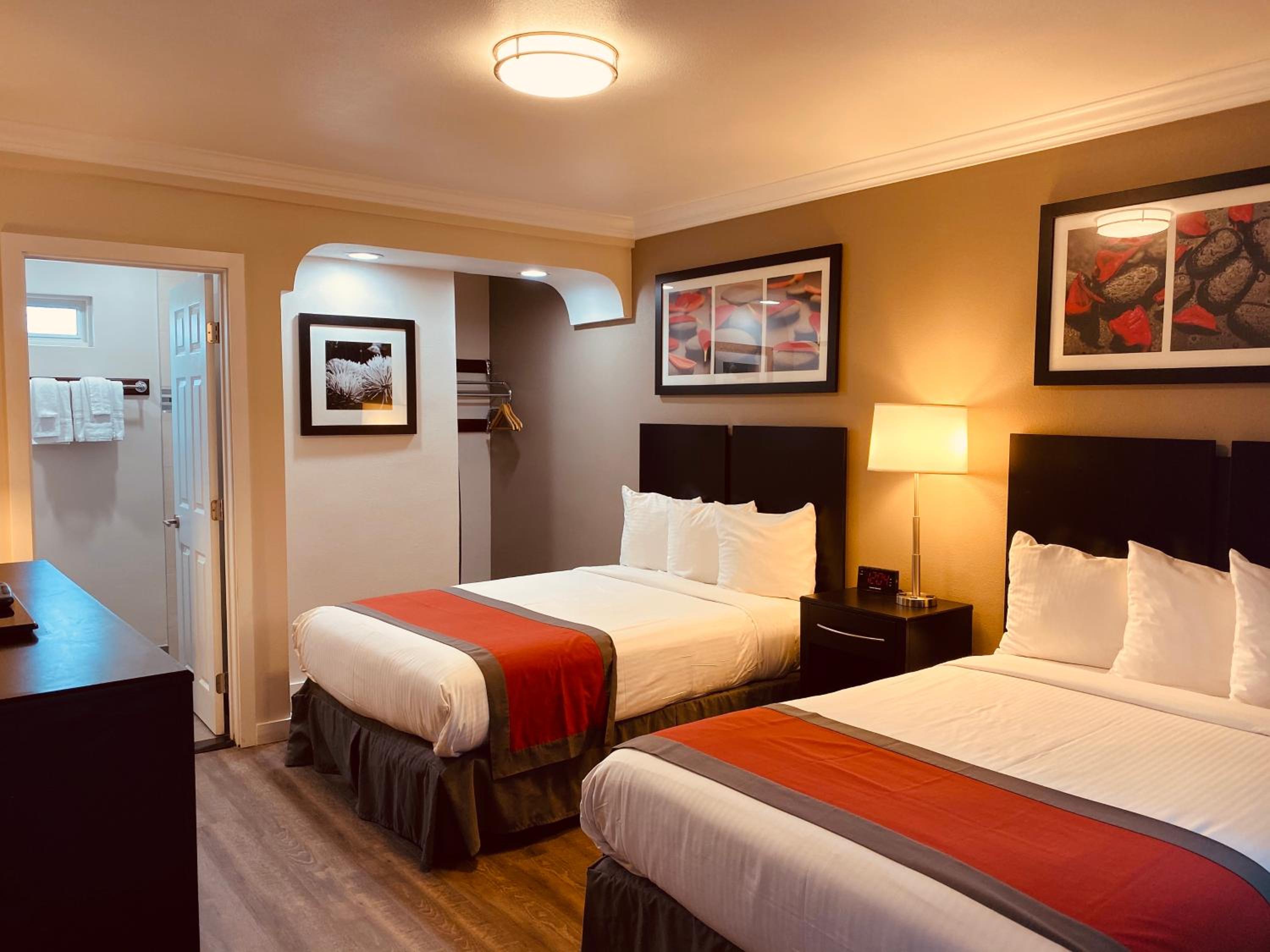 Standard Double Room with Two Double Beds photo 1
