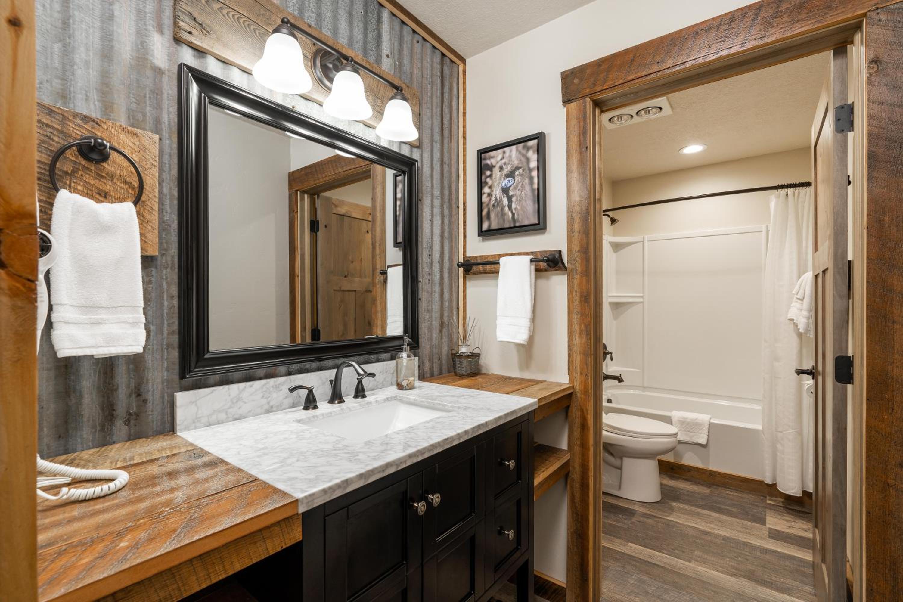 Queen Suite - Photo 4