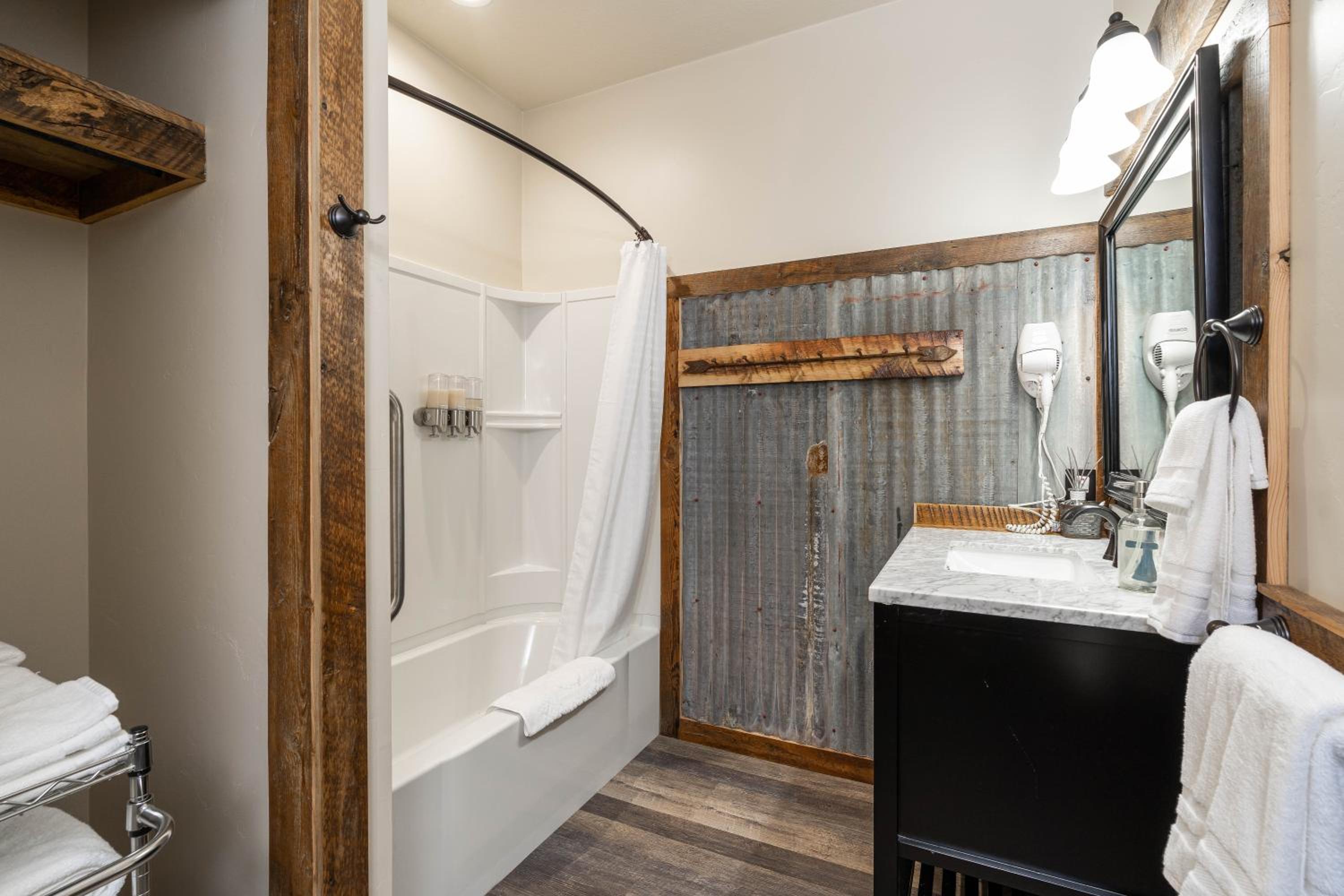 Two-Bedroom Suite - Photo 13
