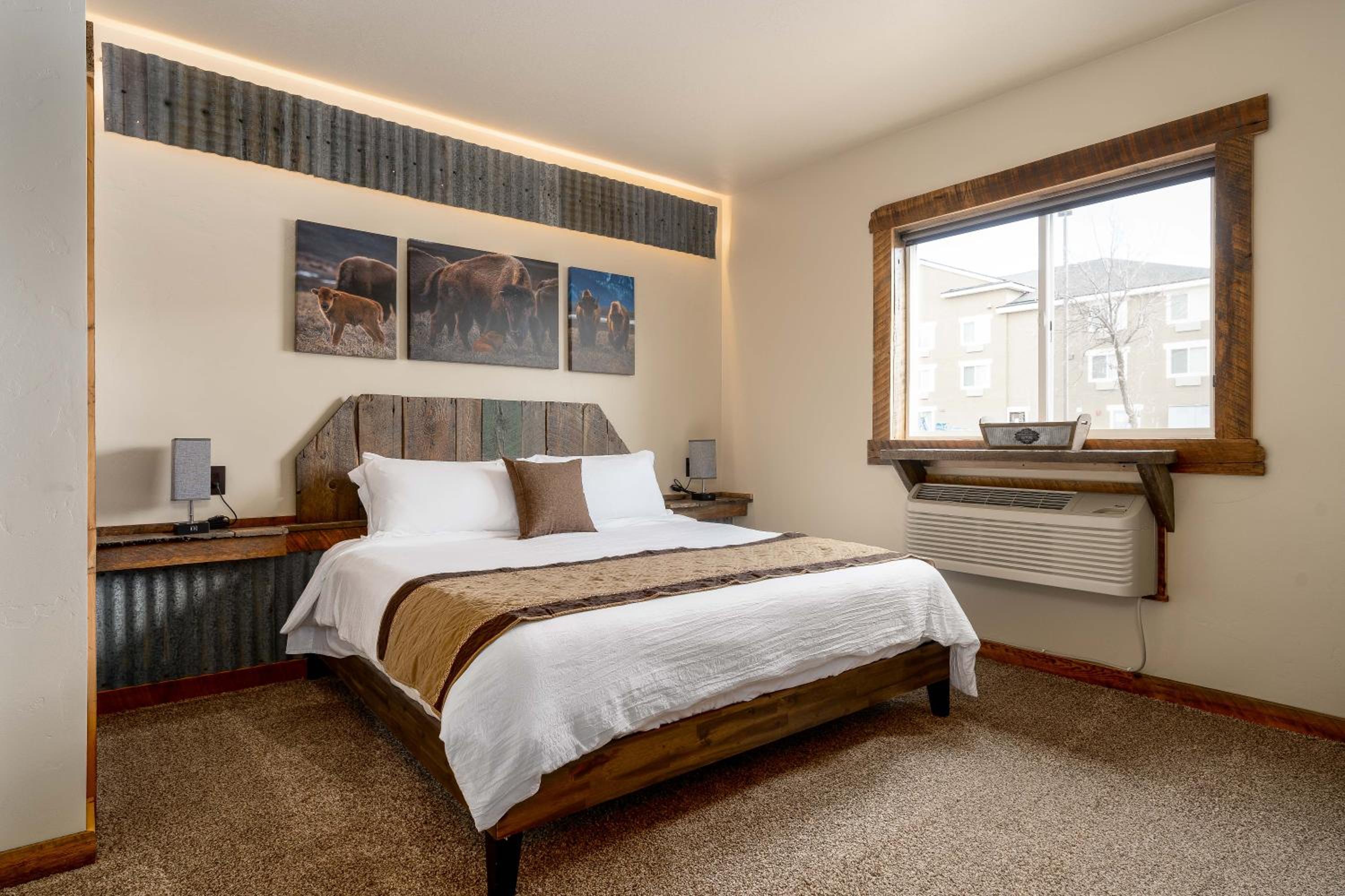 Two-Bedroom Suite - Photo 4