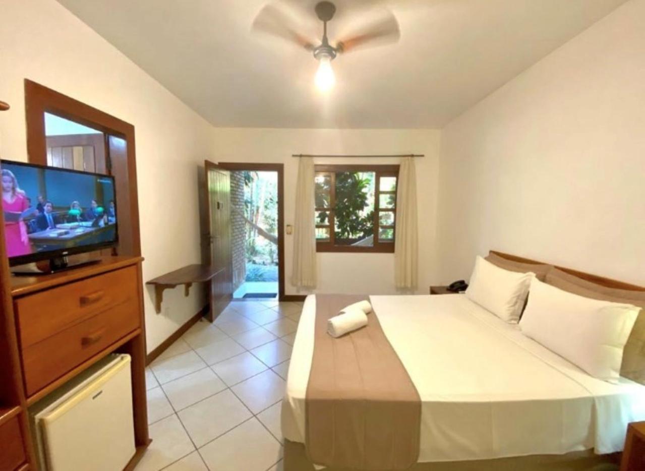 Standard Room with Patio photo 1