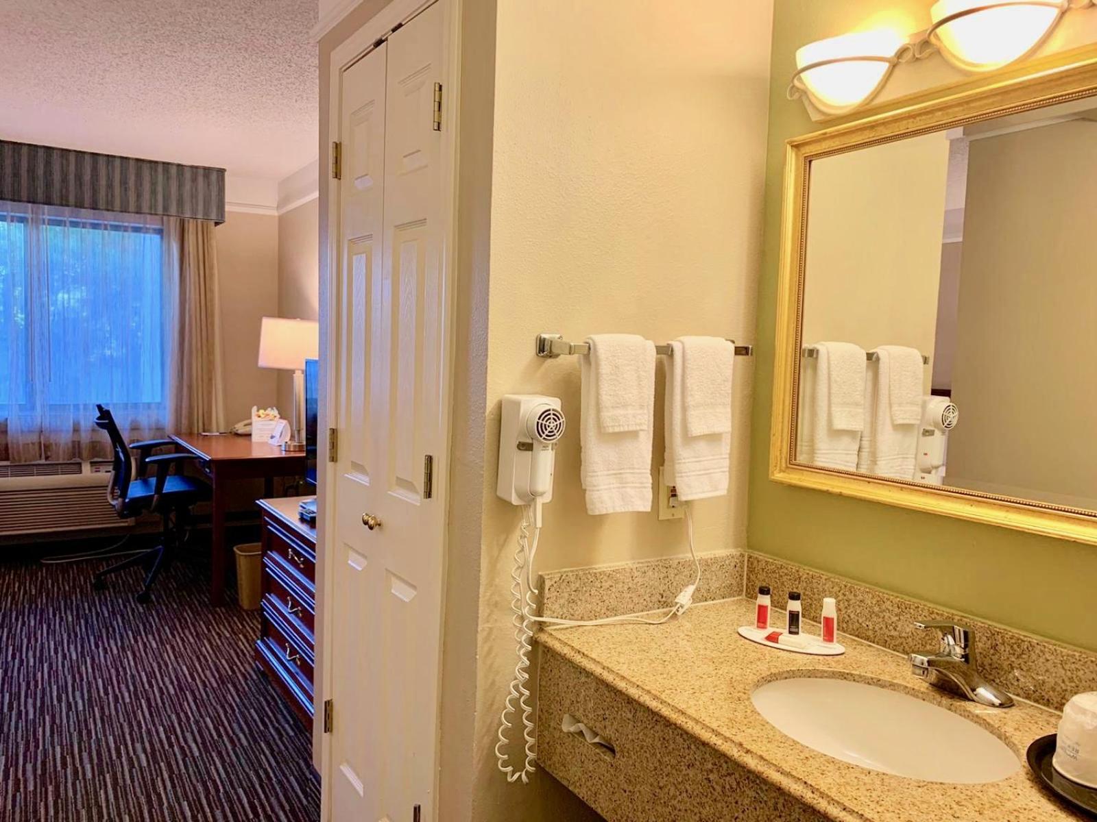 King Room - Disability Access/Non-Smoking - Photo 3