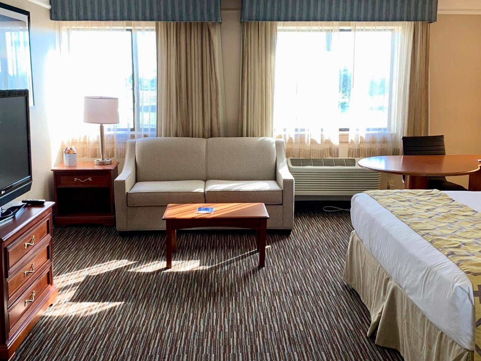 King Suite - Photo 1