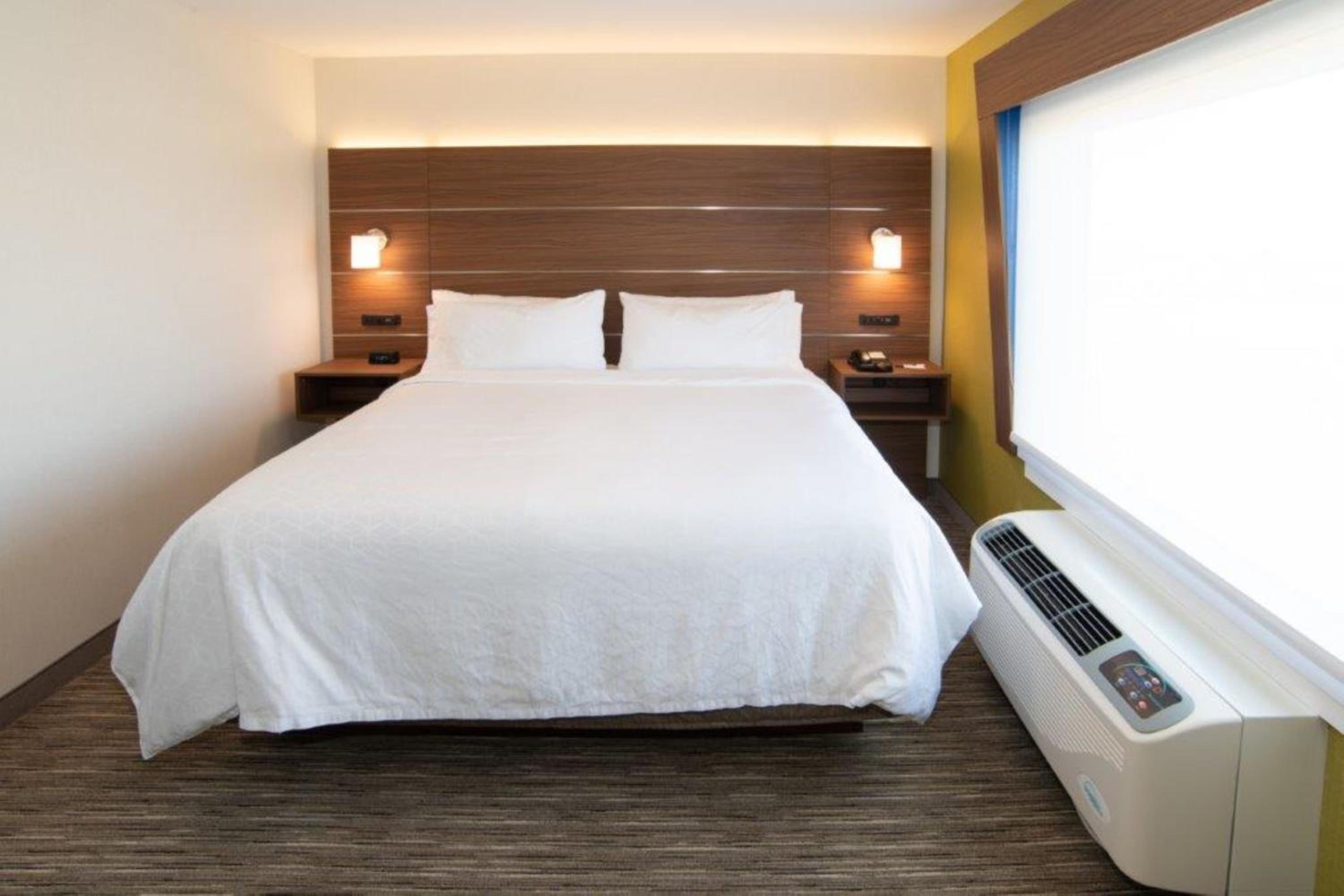 King Suite - Photo 3