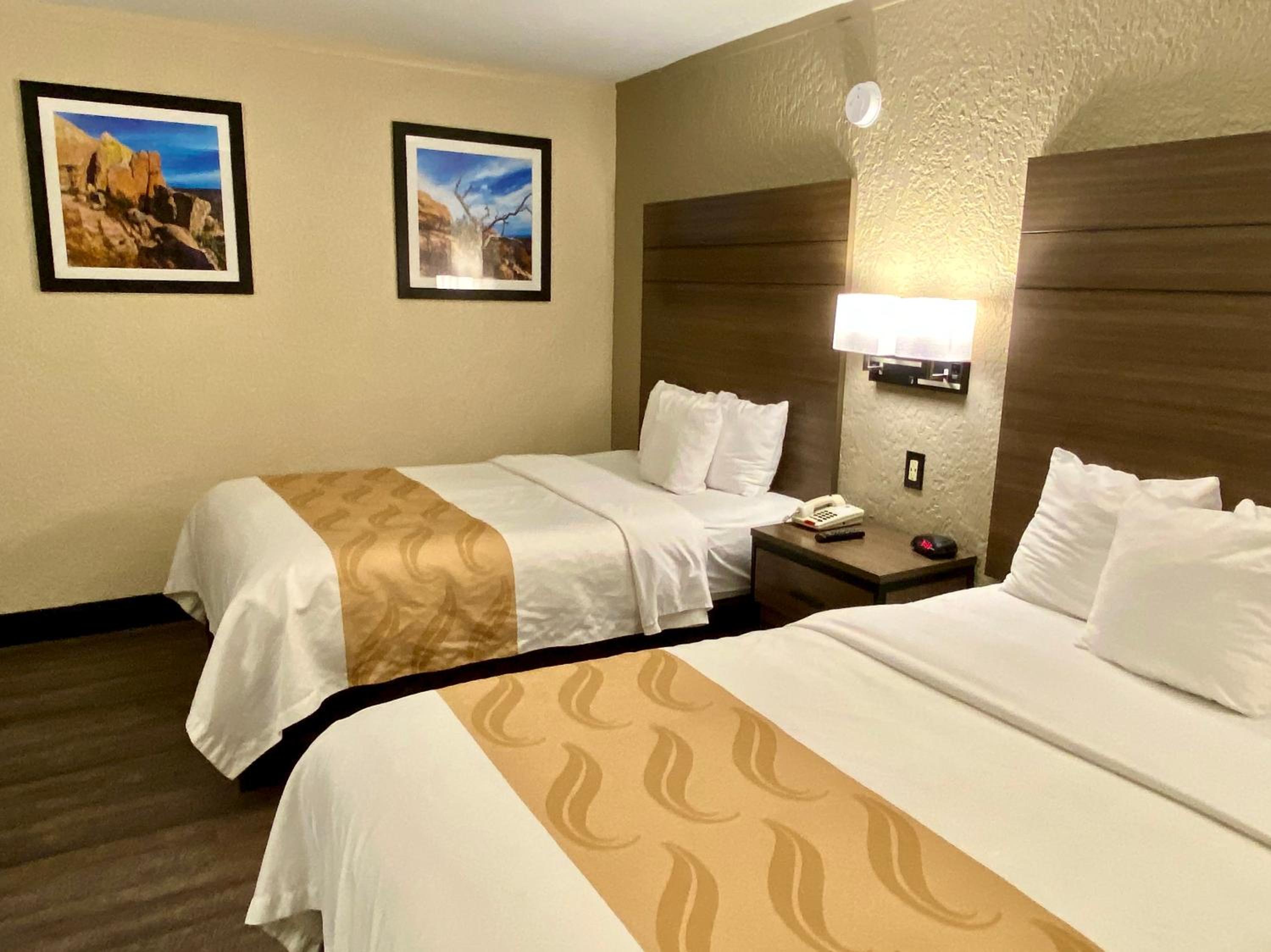 Standard Double Room with Two Double Beds - Smoking - Photo 5