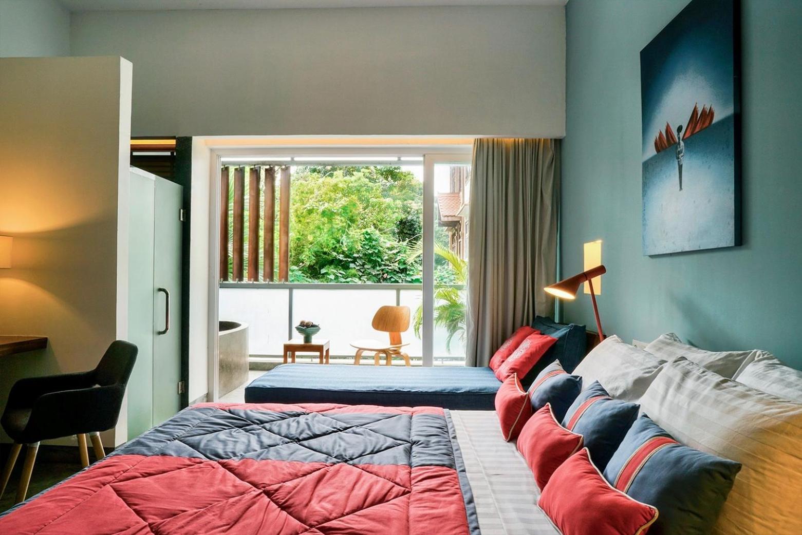 Twin Room with Pool View photo 3