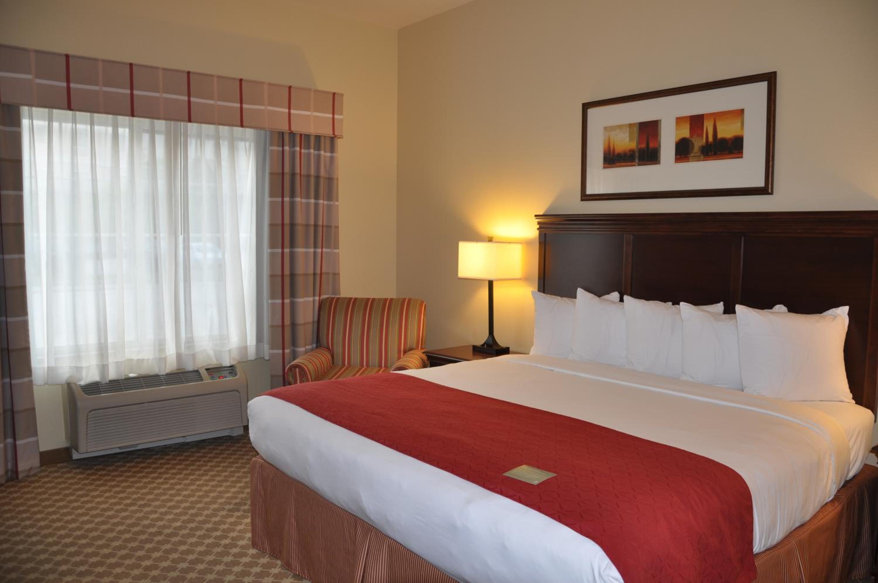 King Room - Non-Smoking - Photo 1