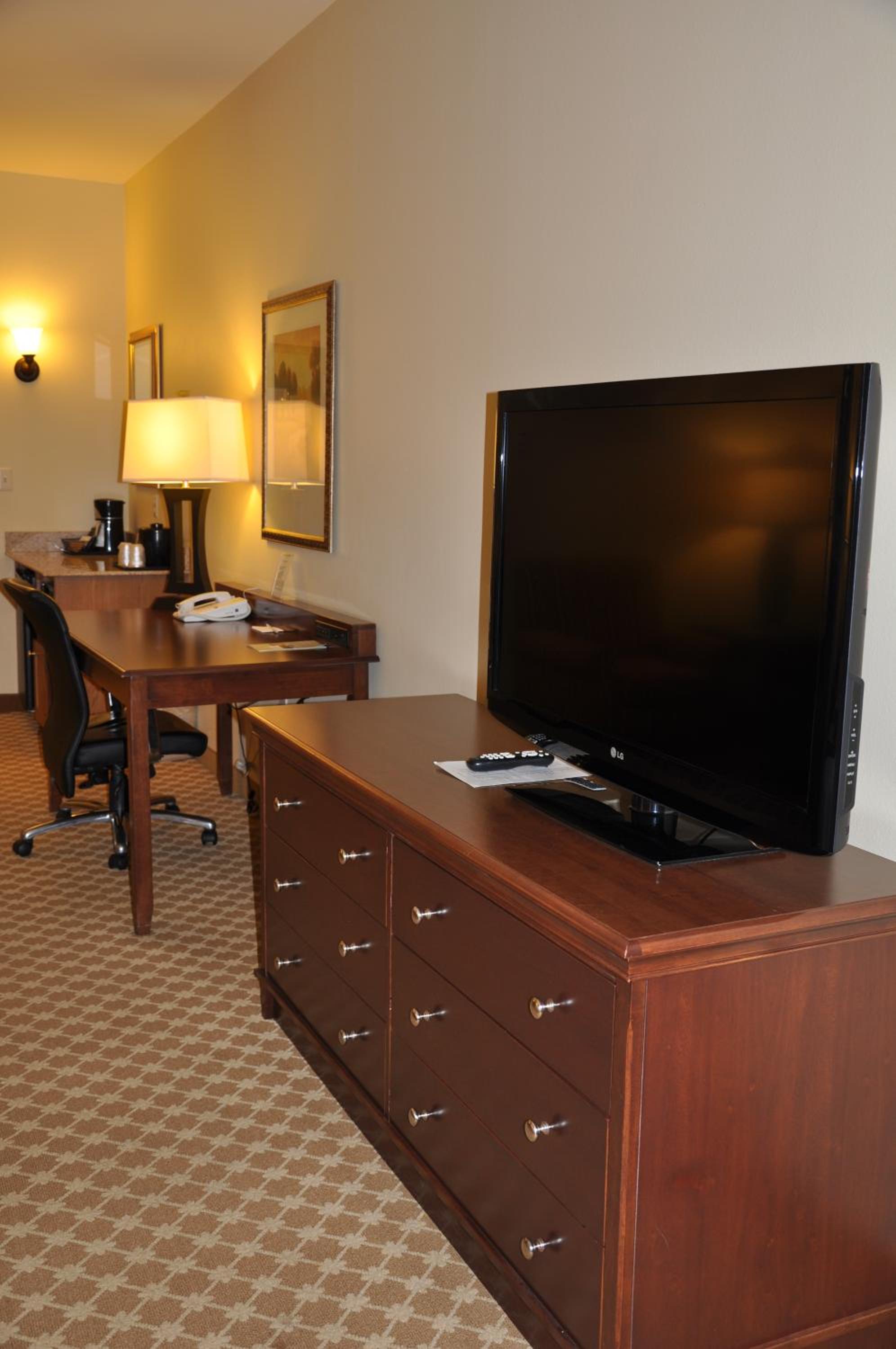 King Room - Non-Smoking - Photo 2