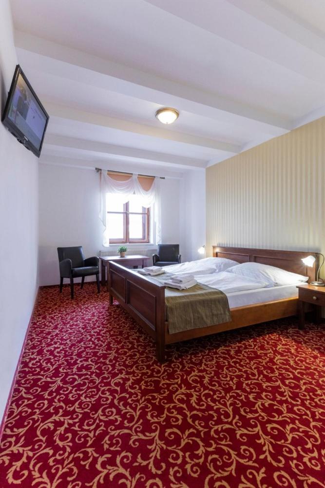 Double or Twin Room - Photo 8