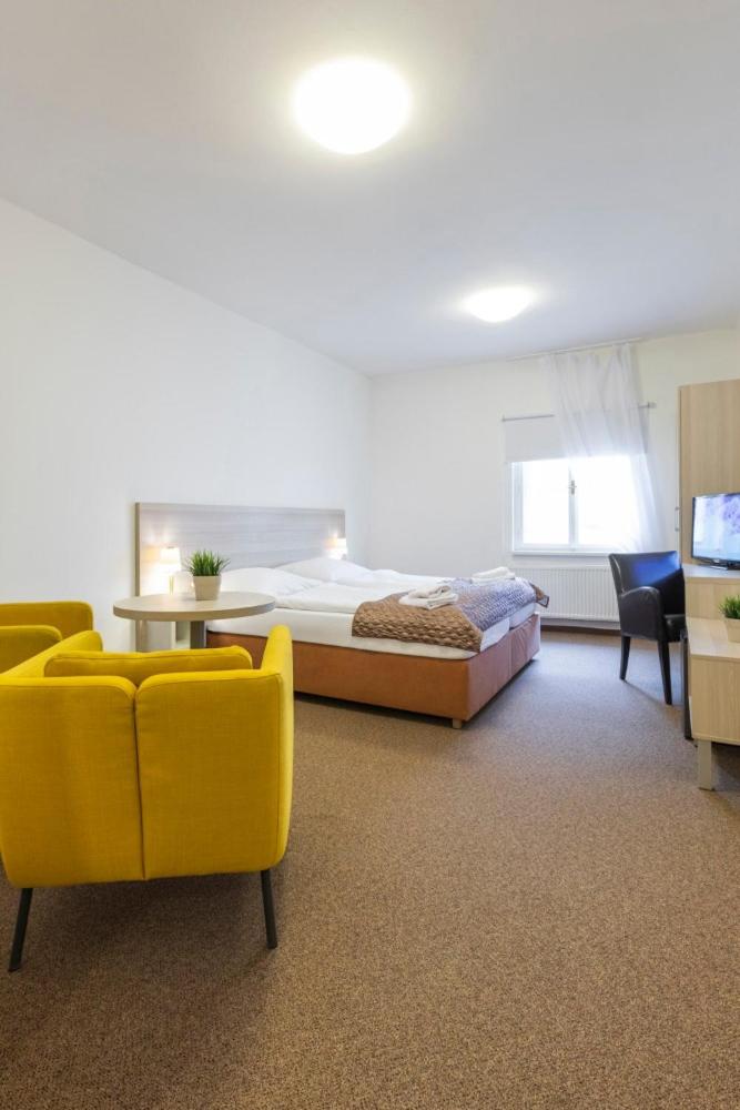Double or Twin Room - Photo 11