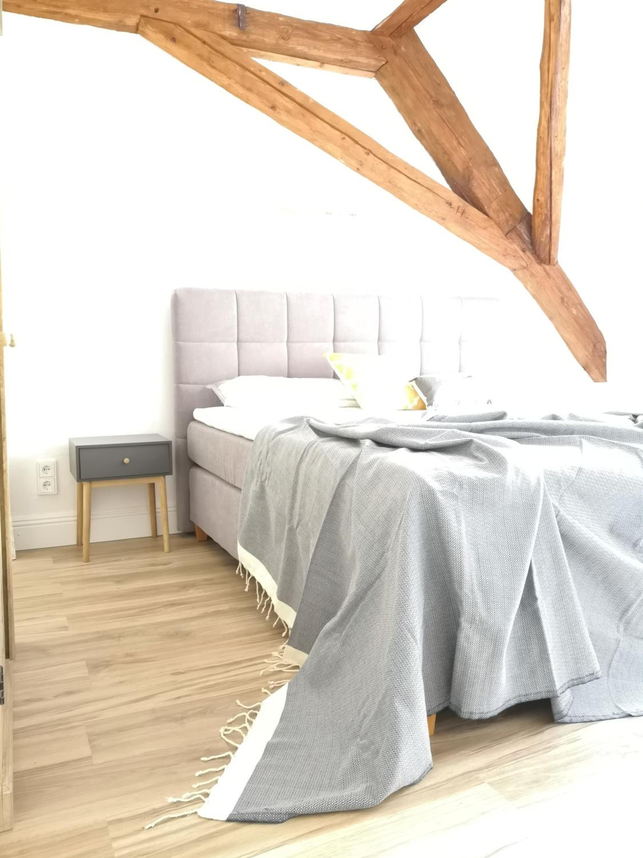 Deluxe Room - Photo 12