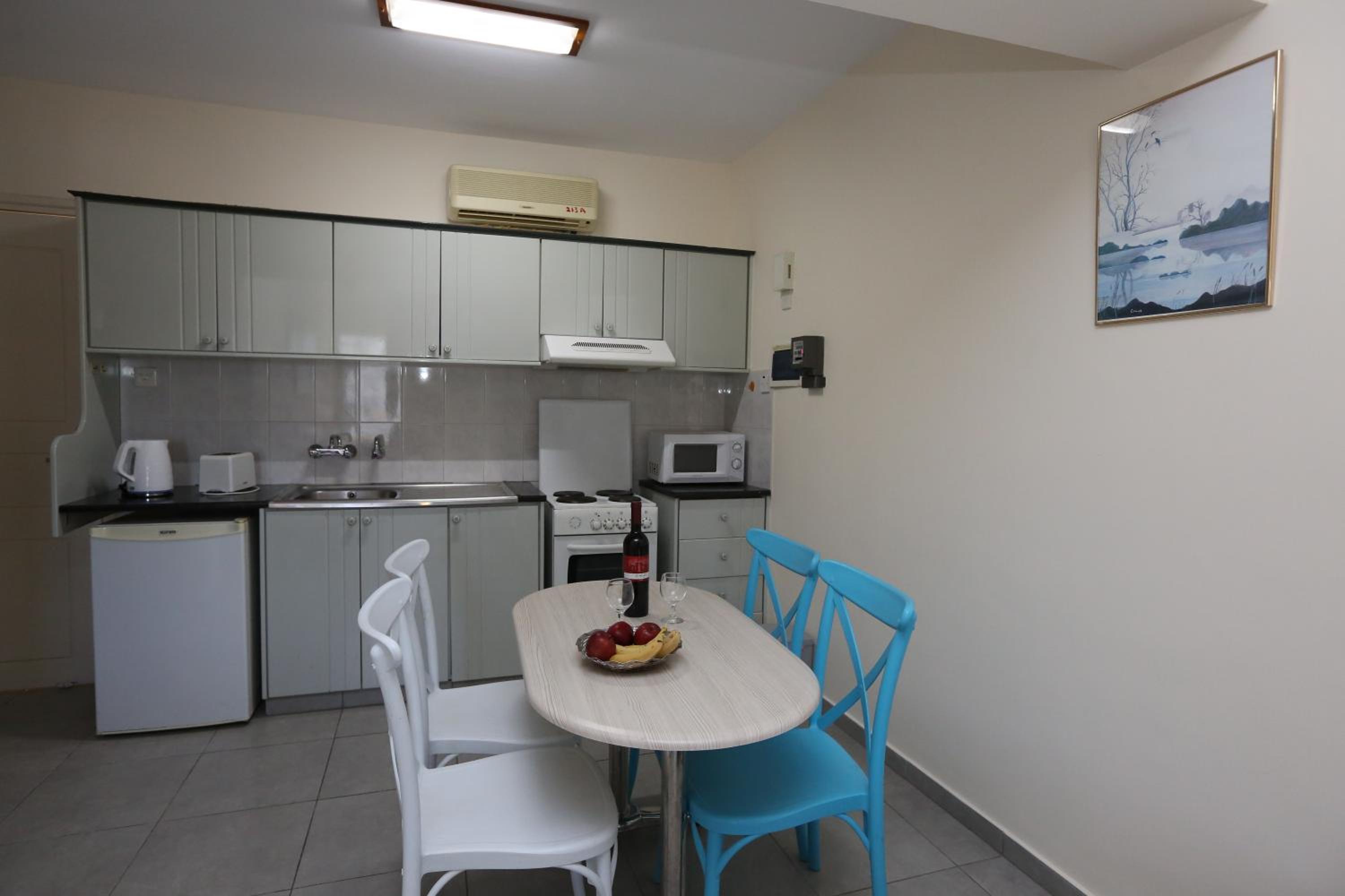One-Bedroom Apartment (4 Adults)
