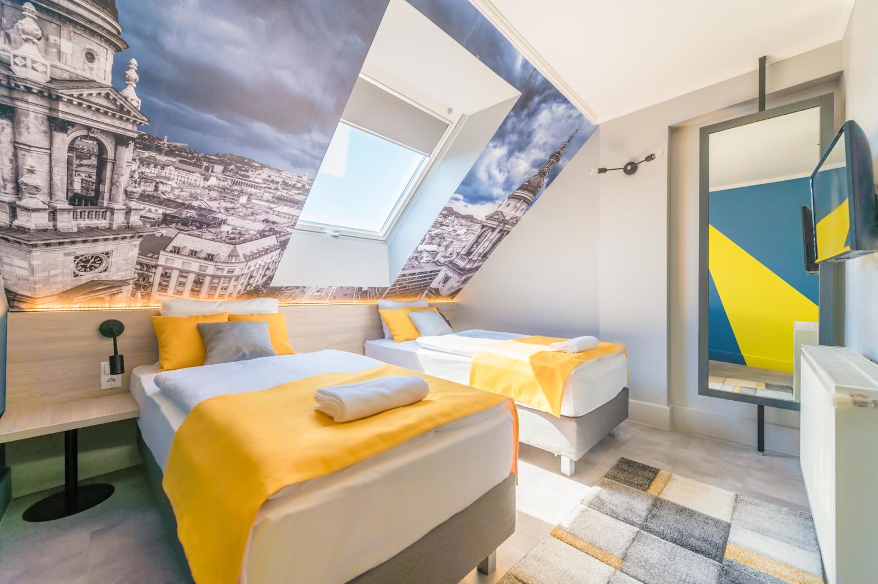 Standard Double or Twin Room - Photo 2