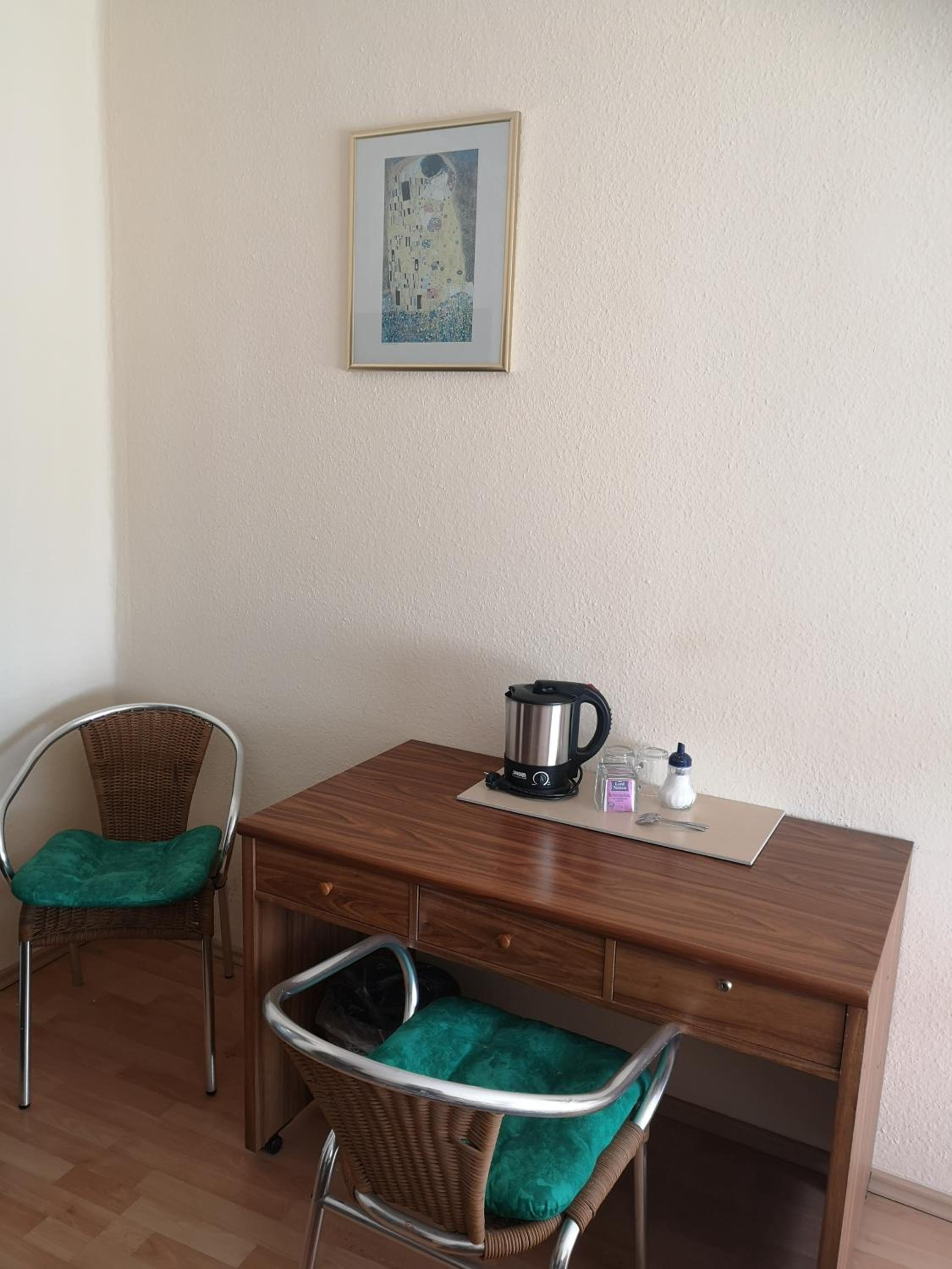 Twin Room - Photo 2