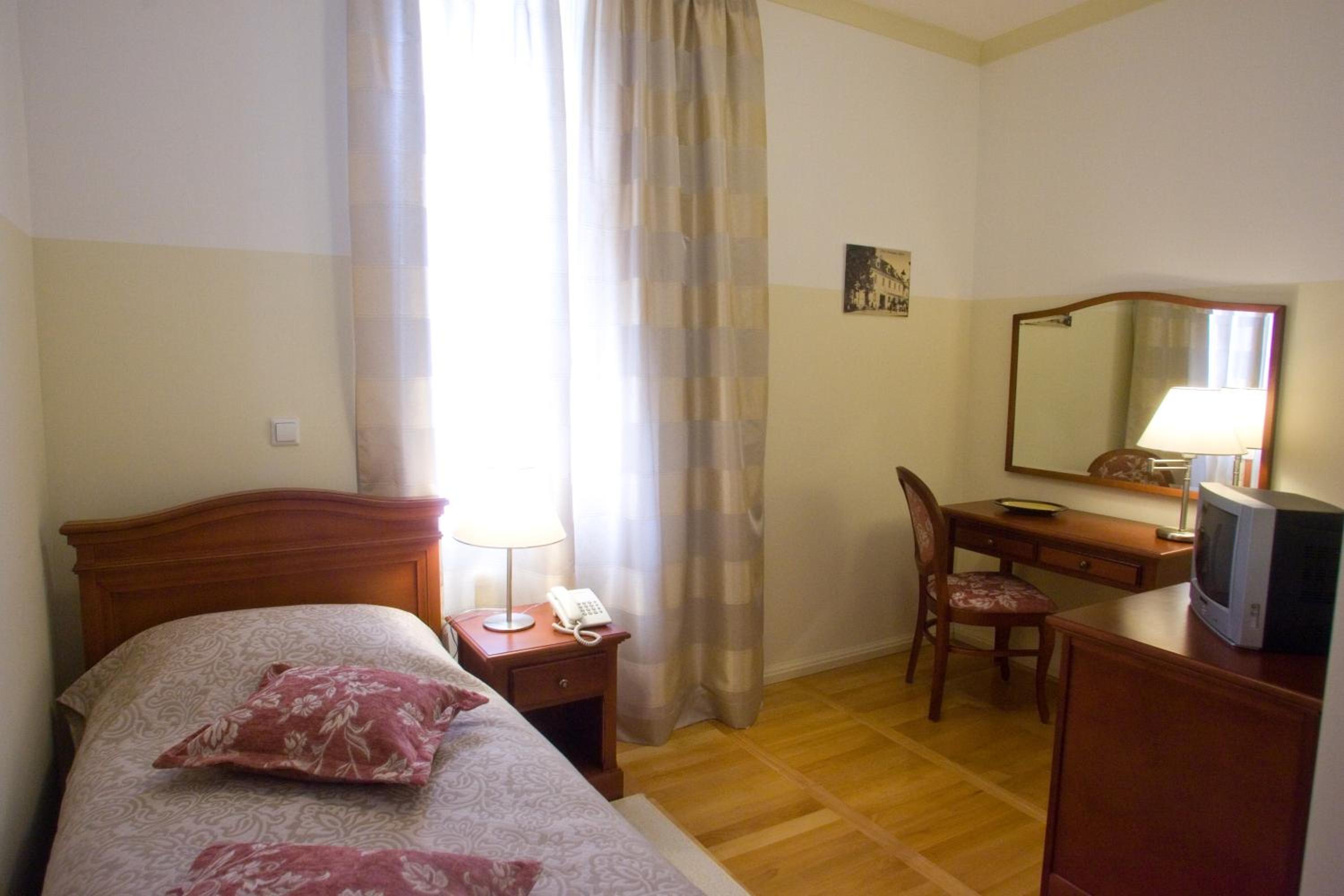 Standard Single Room