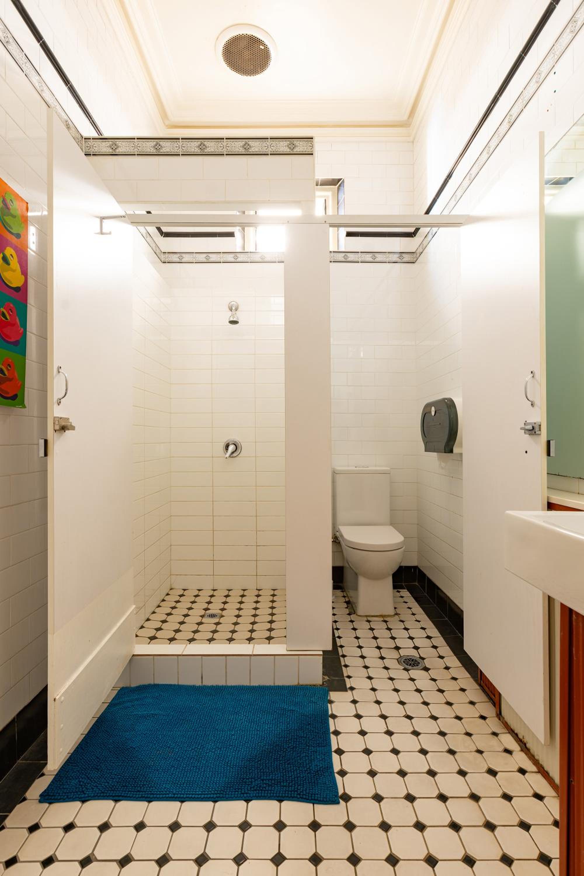 Bed in 8-Bed Dormitory Room with Shared Bathroom (age 18-36 years) photo 2