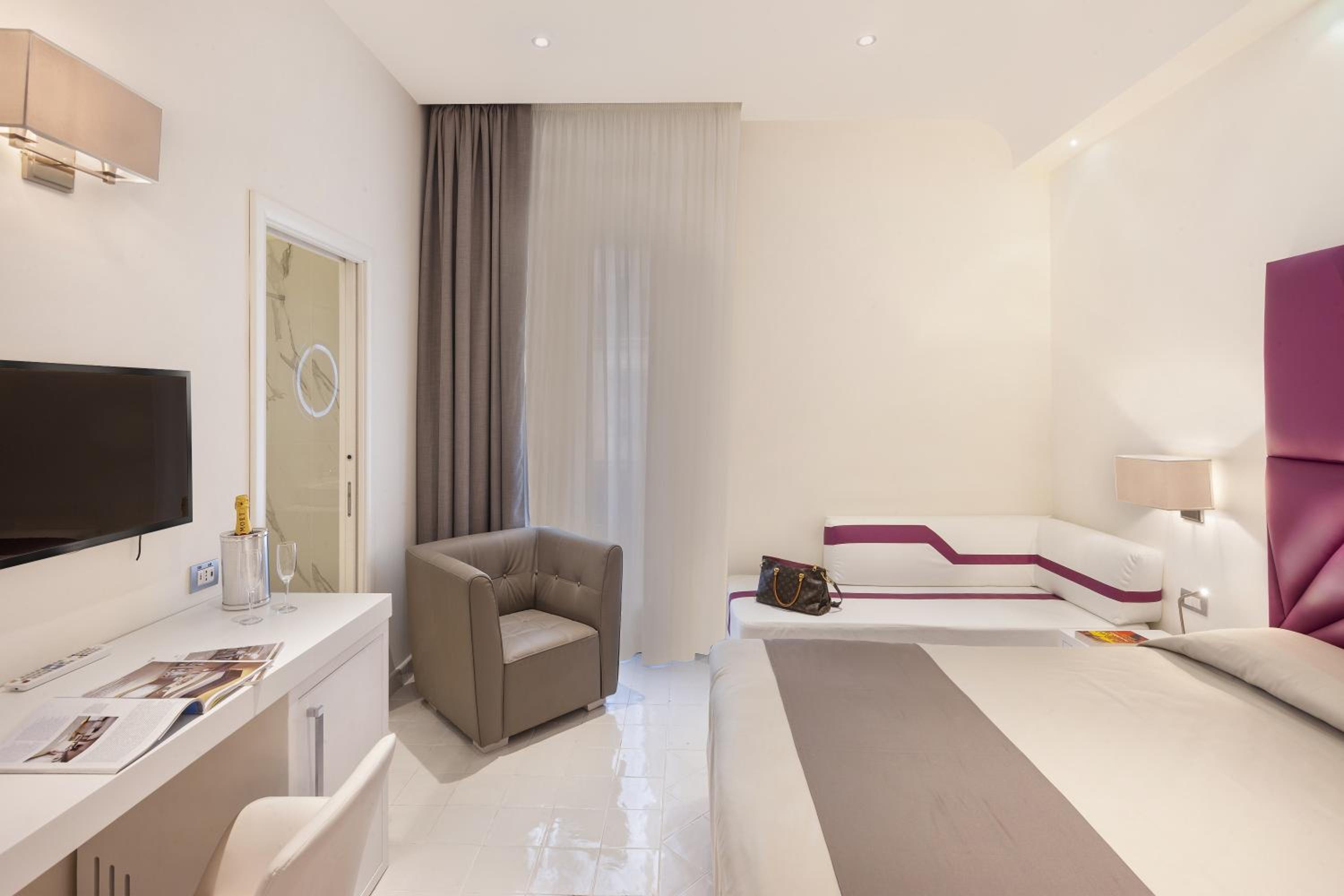 Junior Suite (4 Adults) photo 2