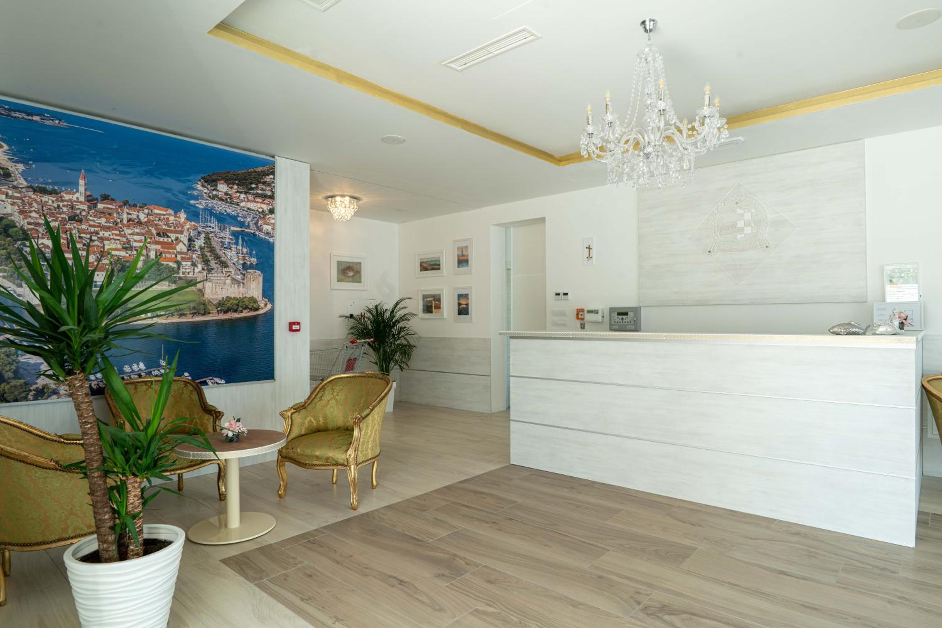 Deluxe Double Room with Balcony and Sea View - Photo 4