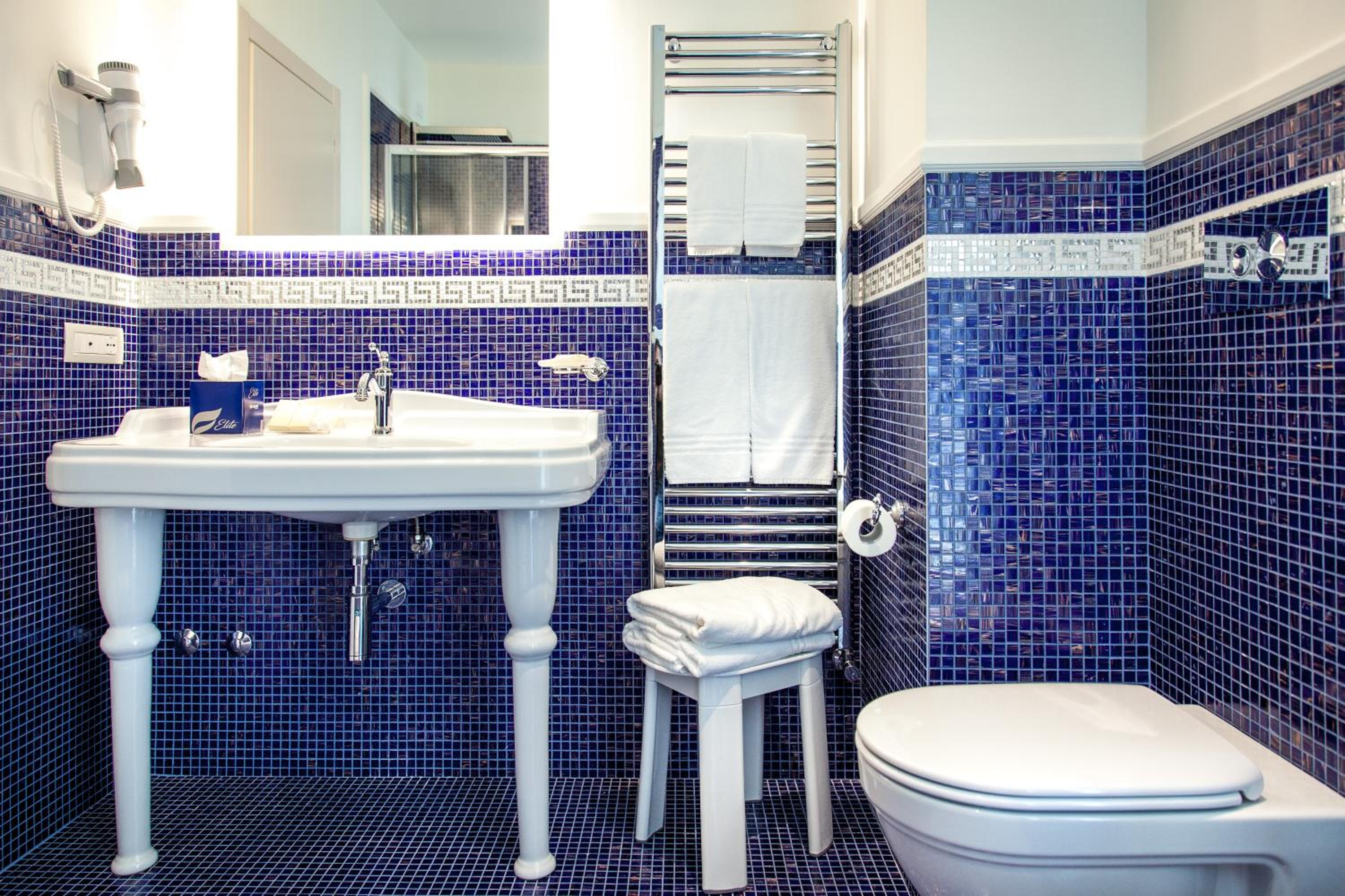 Classic Double or Twin Room - Photo 3