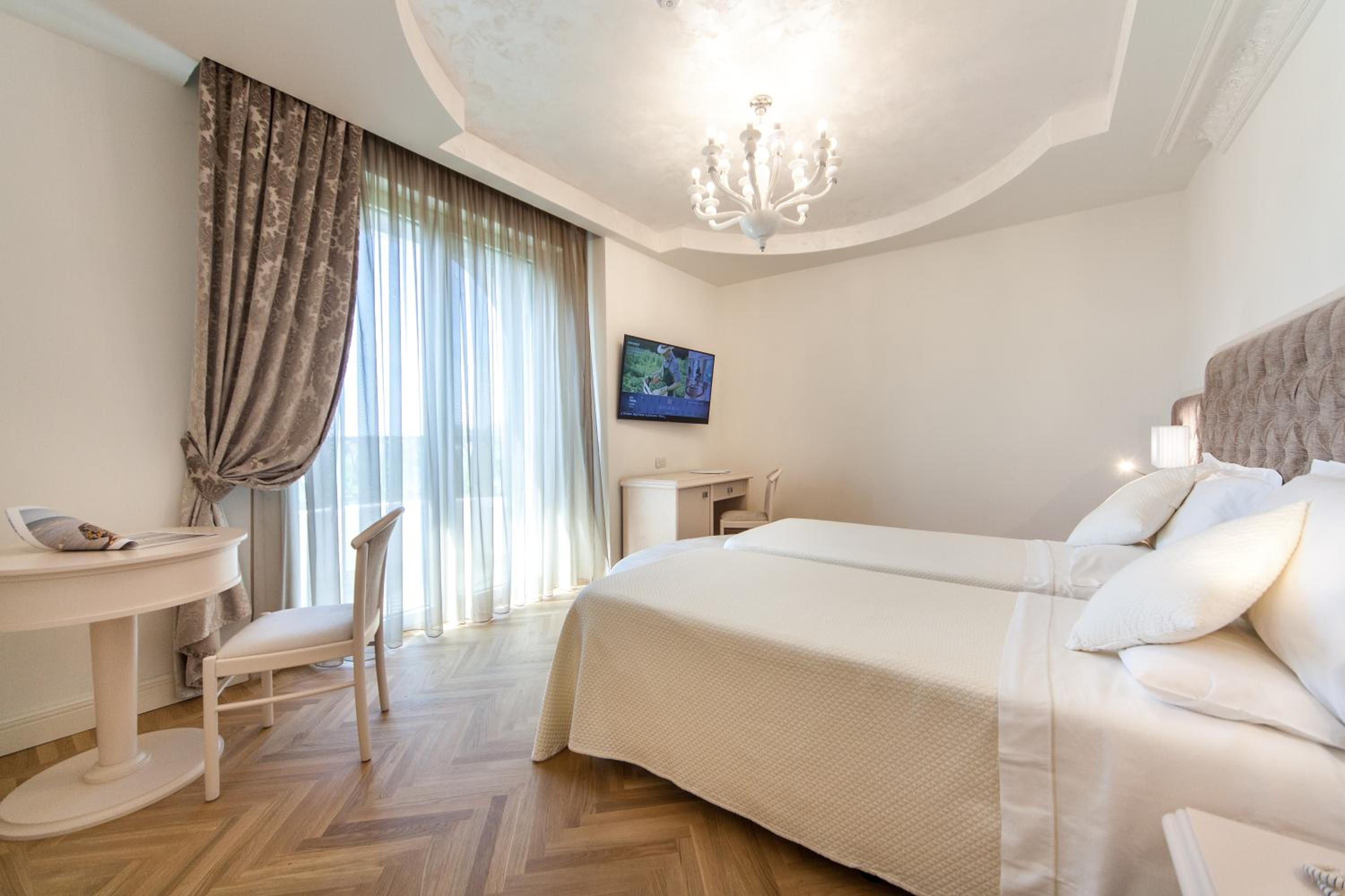 Classic Triple Room - Photo 5