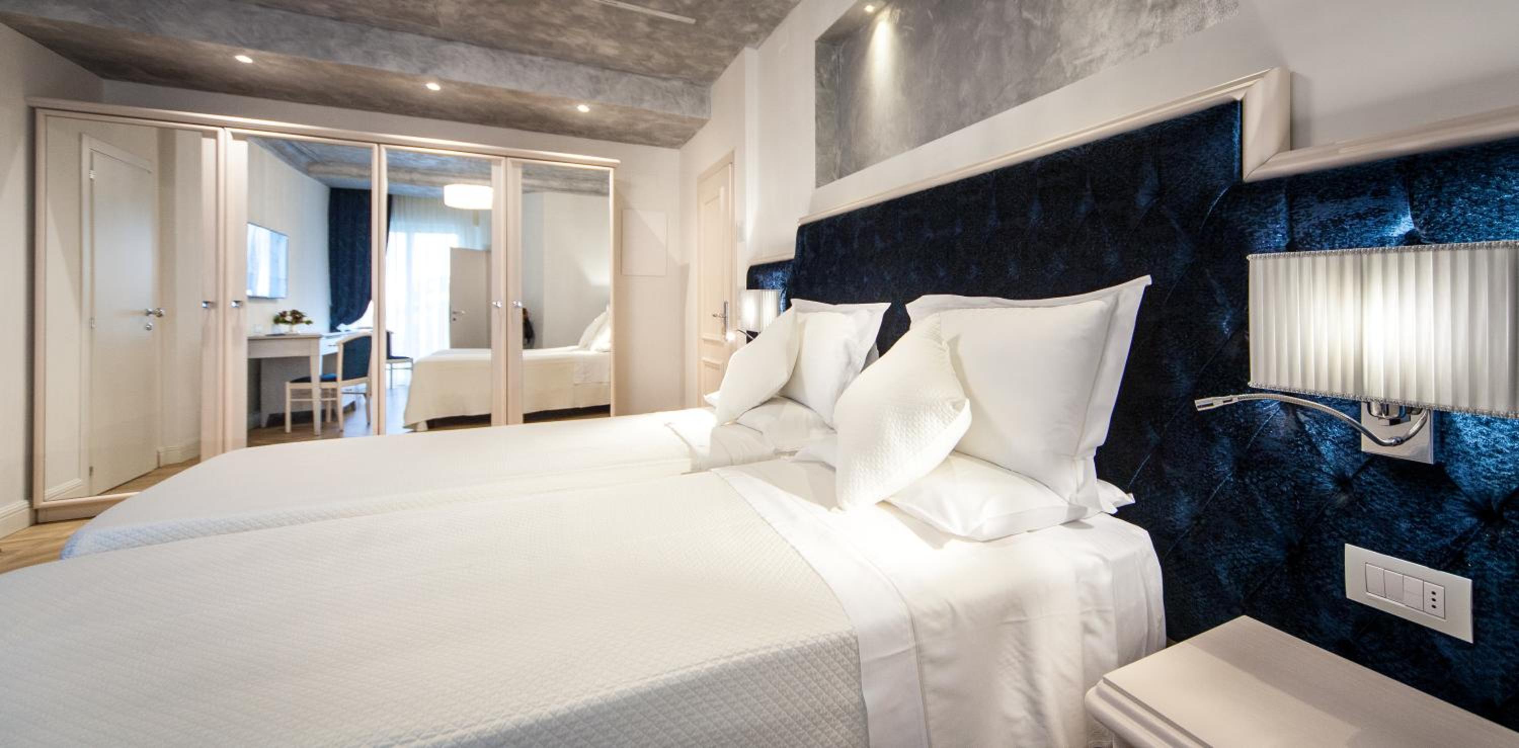 Executive Triple Room with Sea View - Photo 1