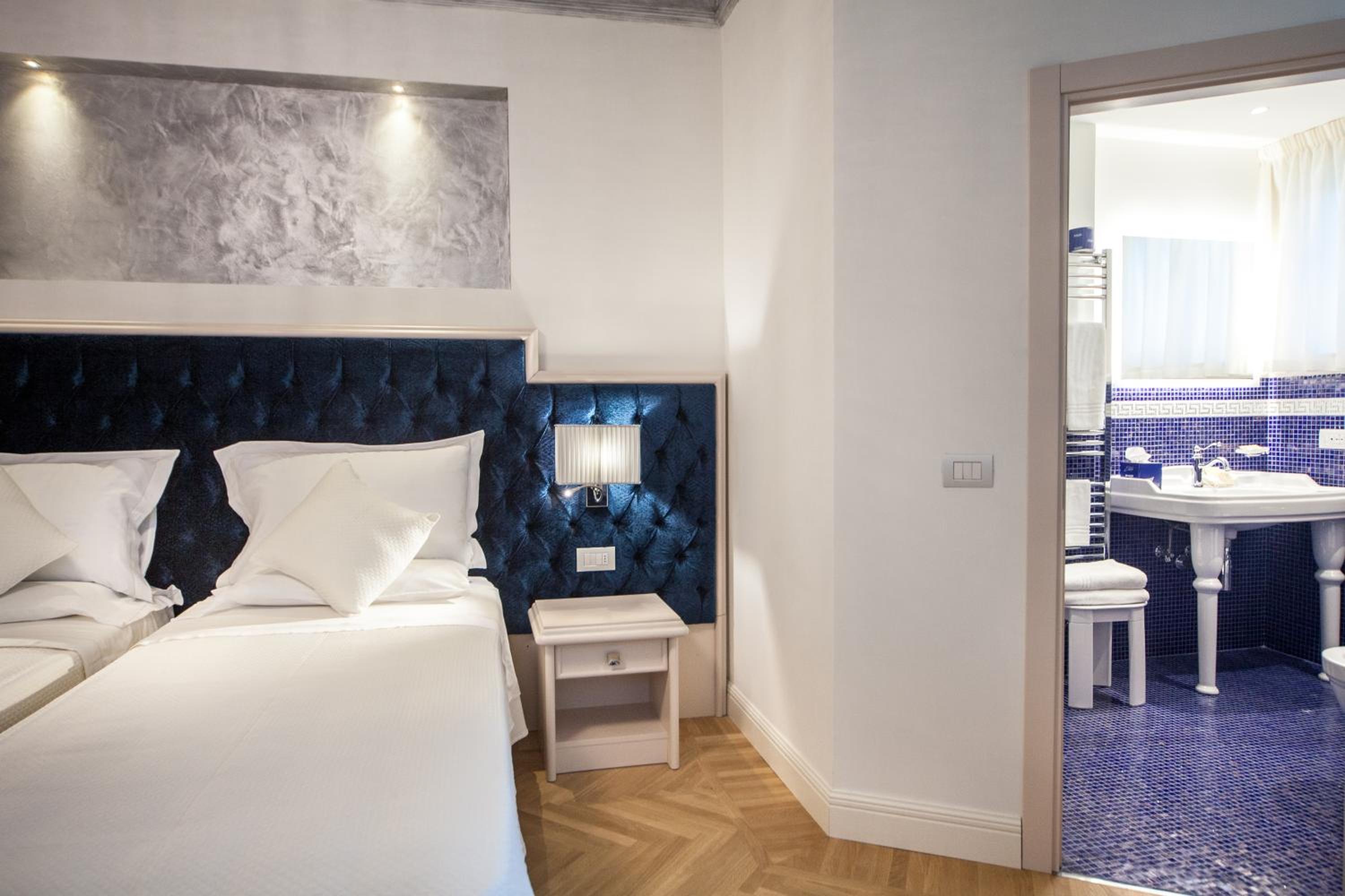 Executive Triple Room with Sea View - Photo 5