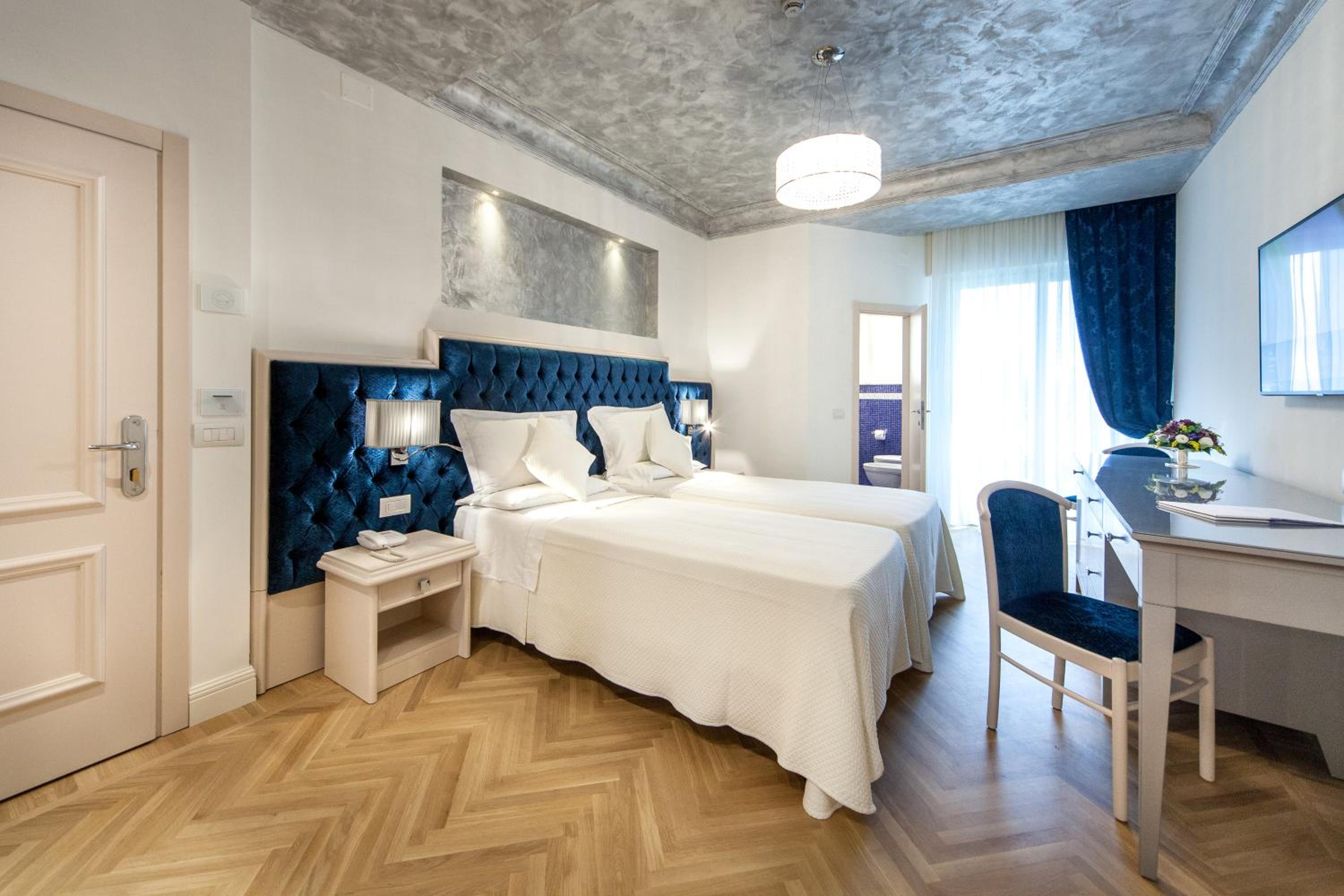 Executive Triple Room with Sea View - Photo 2