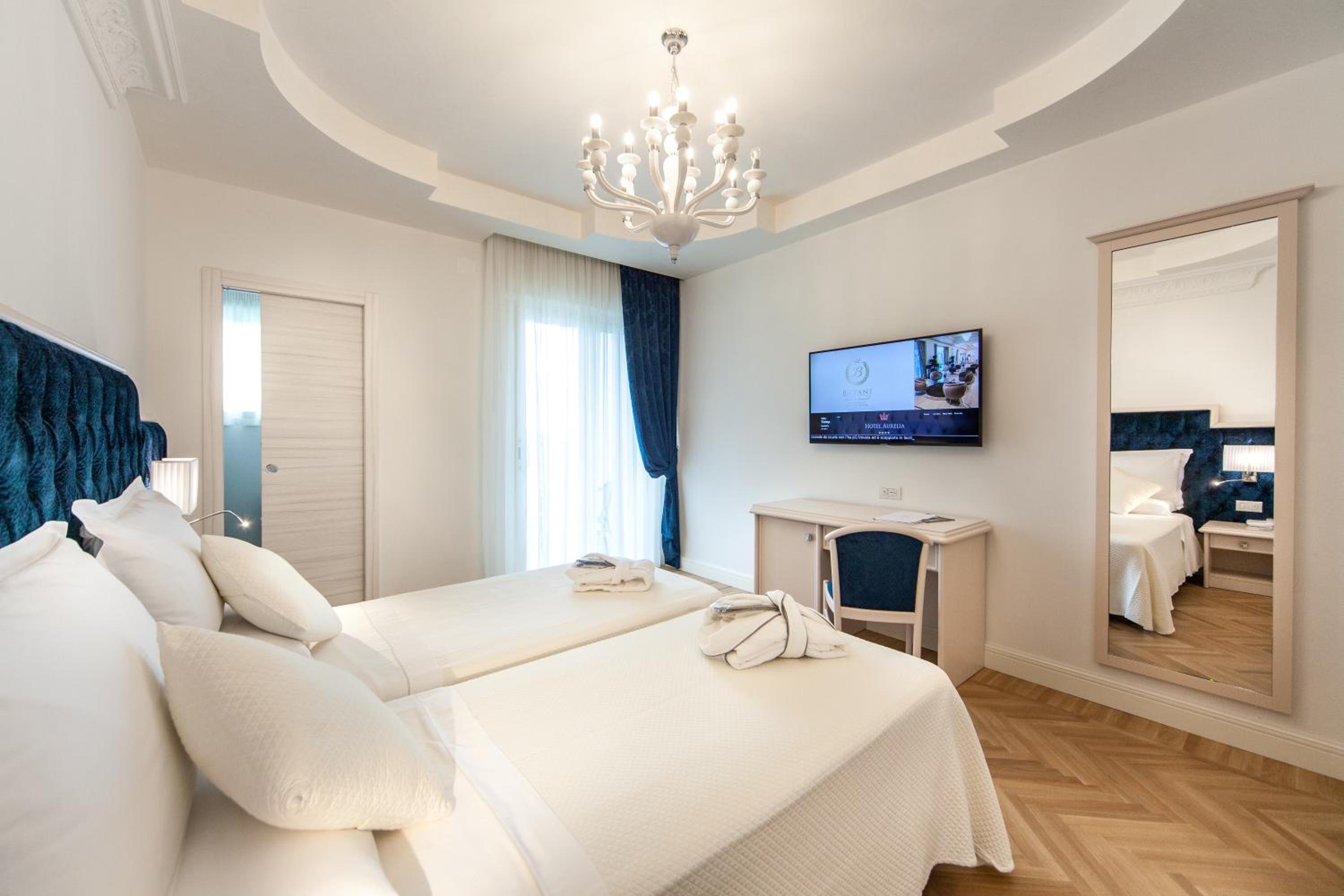 Executive Triple Room with Sea View - Photo 3
