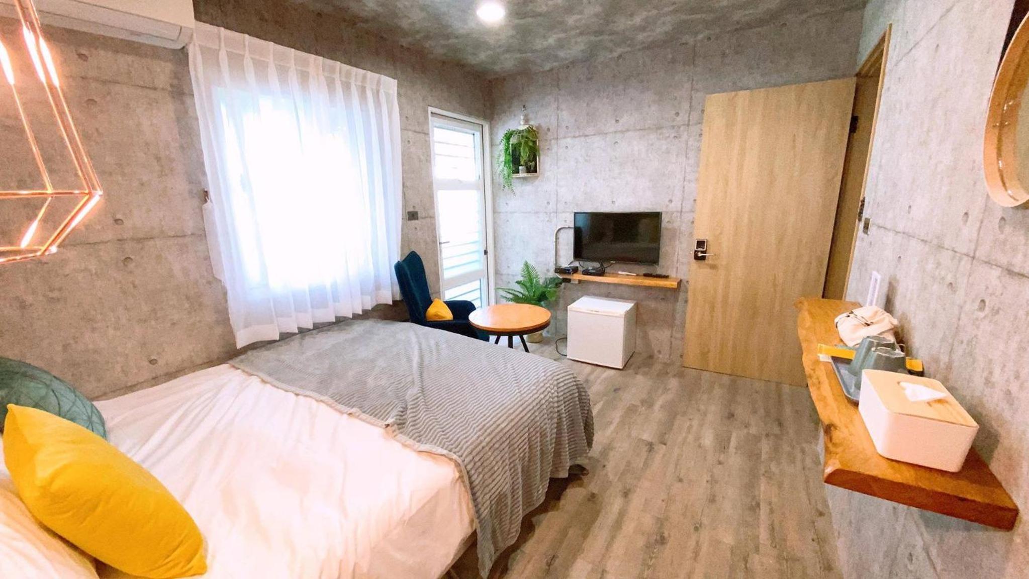 Deluxe Double Room with Balcony - Photo 2