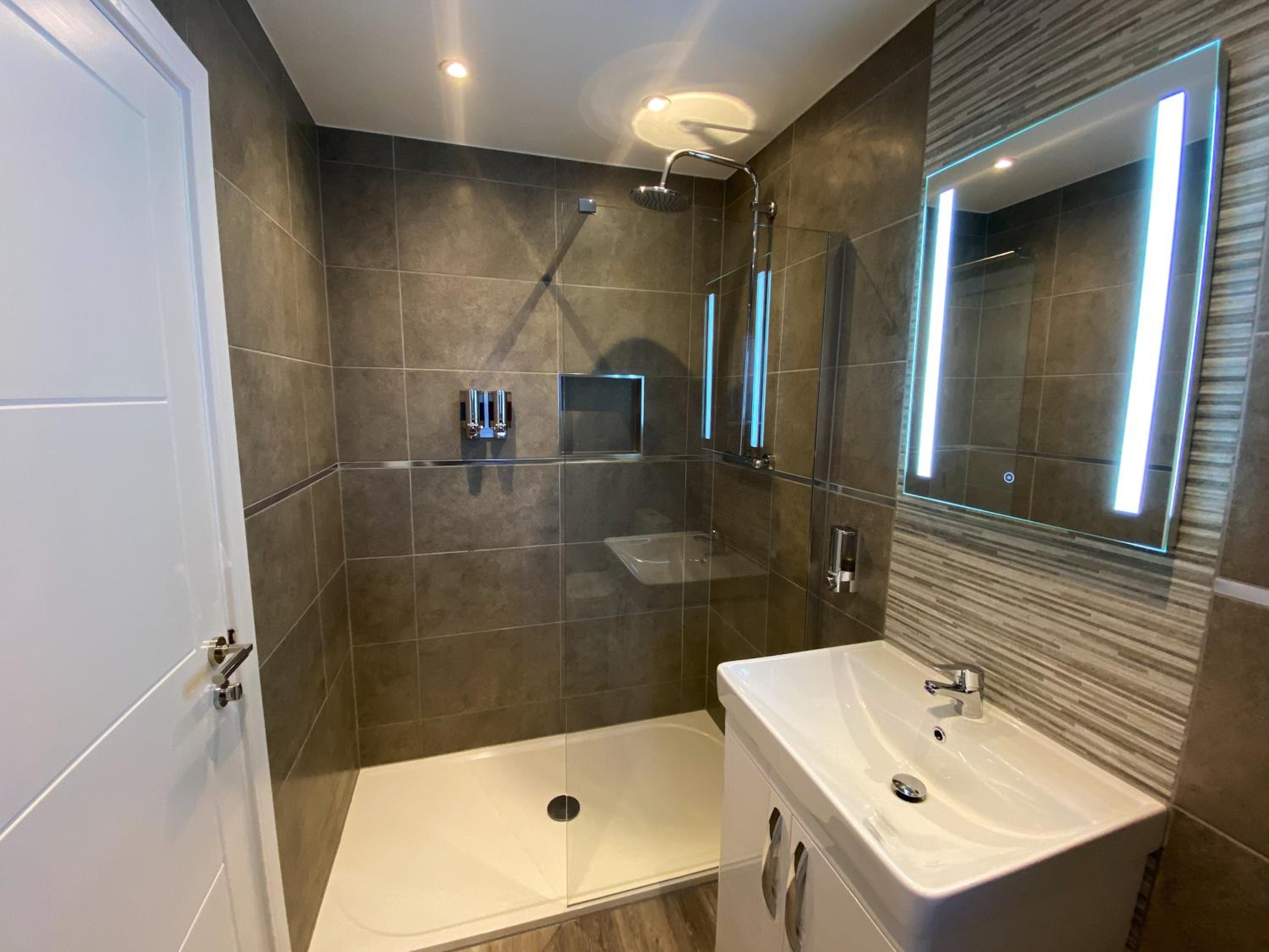 One-Bedroom Apartment - Photo 6