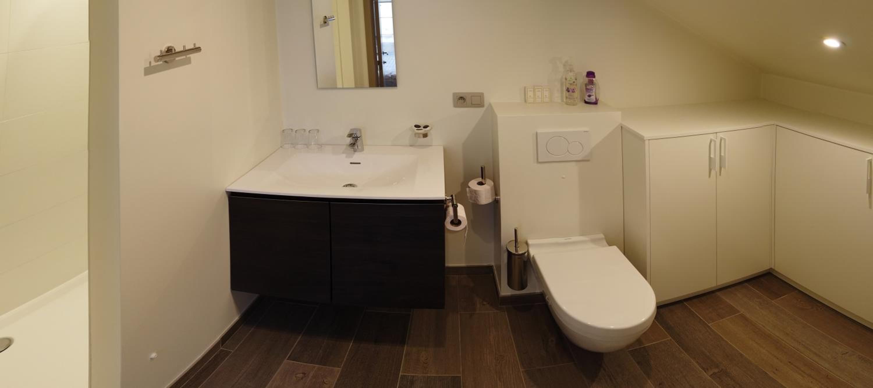 Triple Room with Bathroom - Photo 10