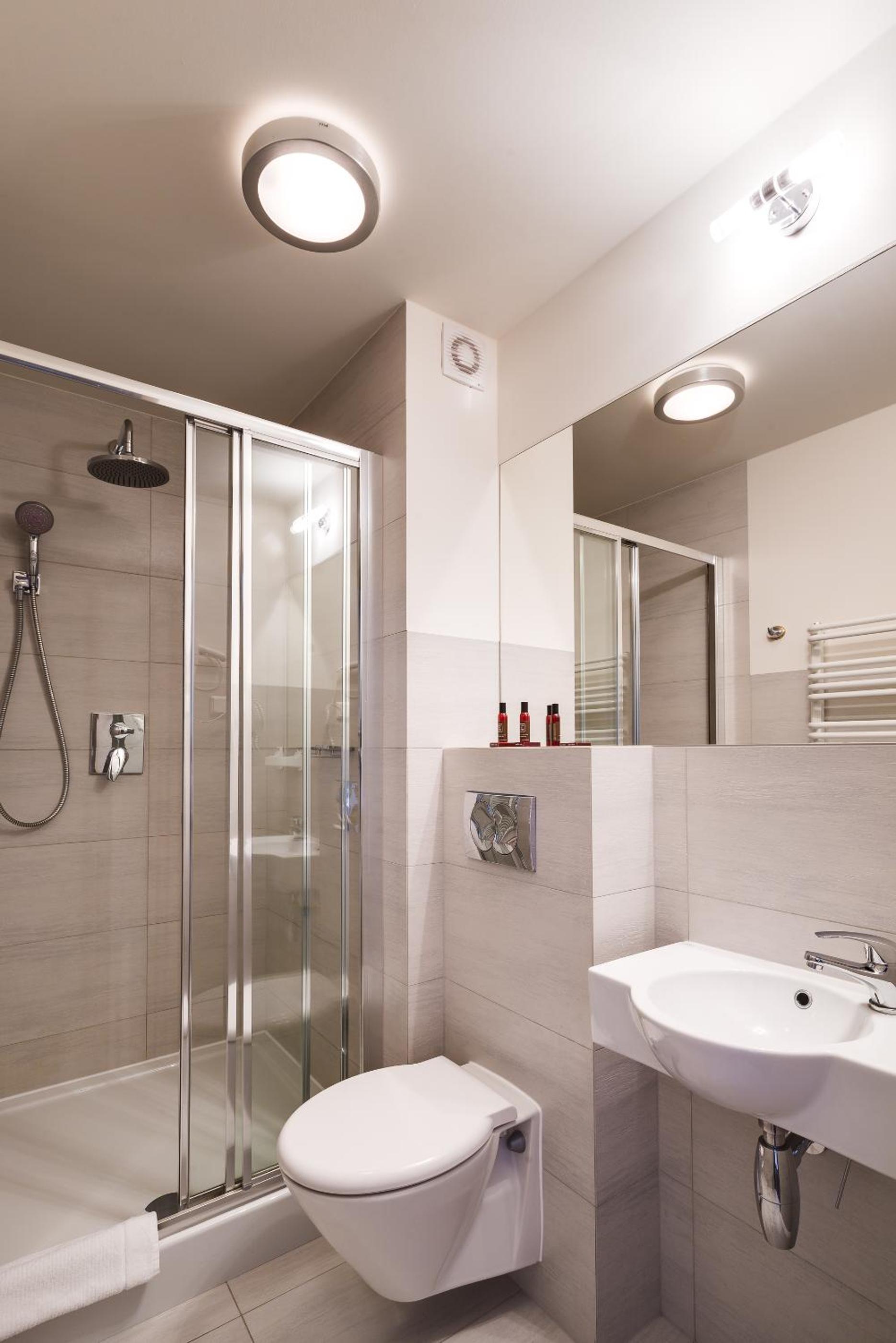 Standard Twin Room - Photo 4
