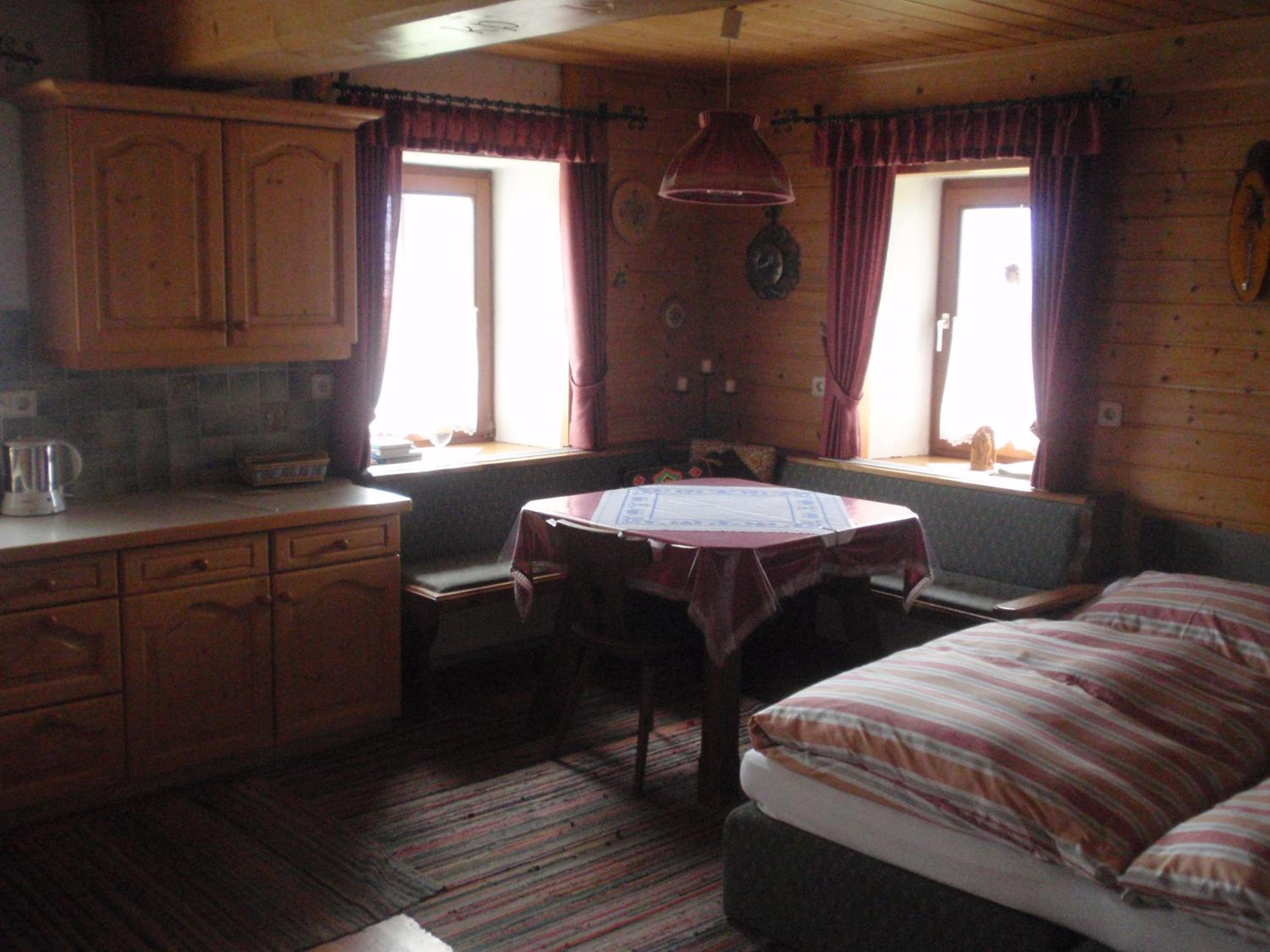 One-Bedroom Apartment - Photo 1