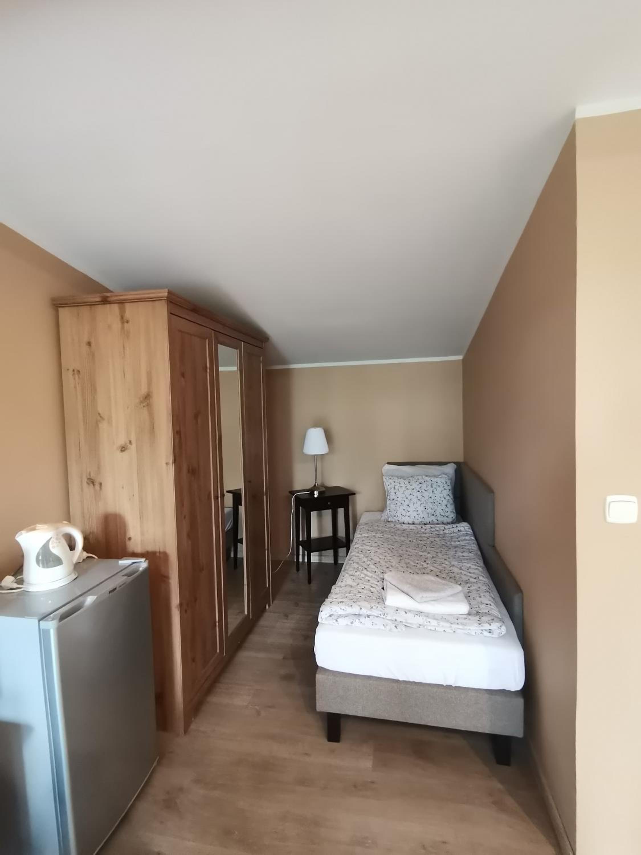 Double or Twin Room with Balcony - Photo 6
