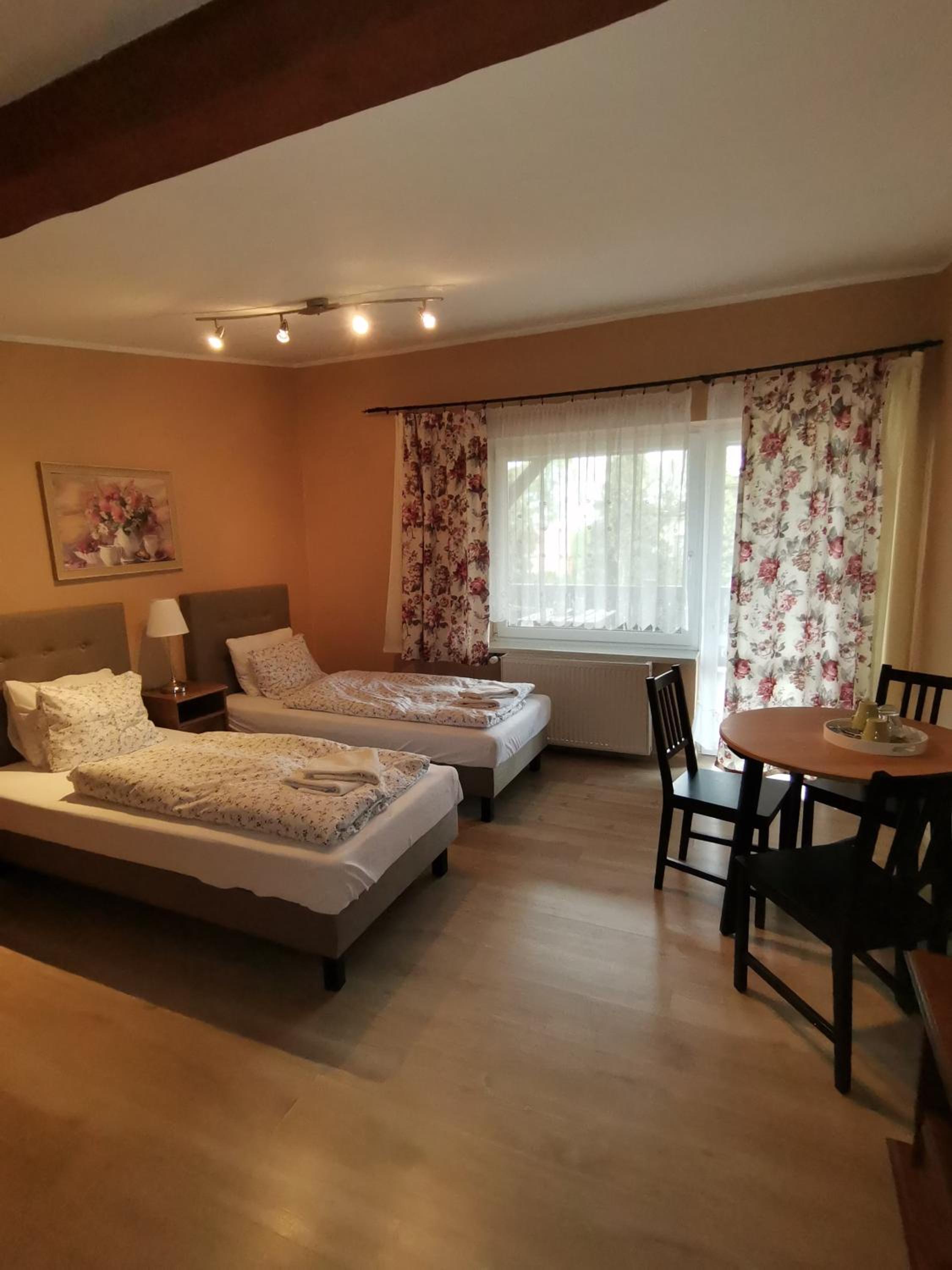 Double or Twin Room with Balcony - Photo 33