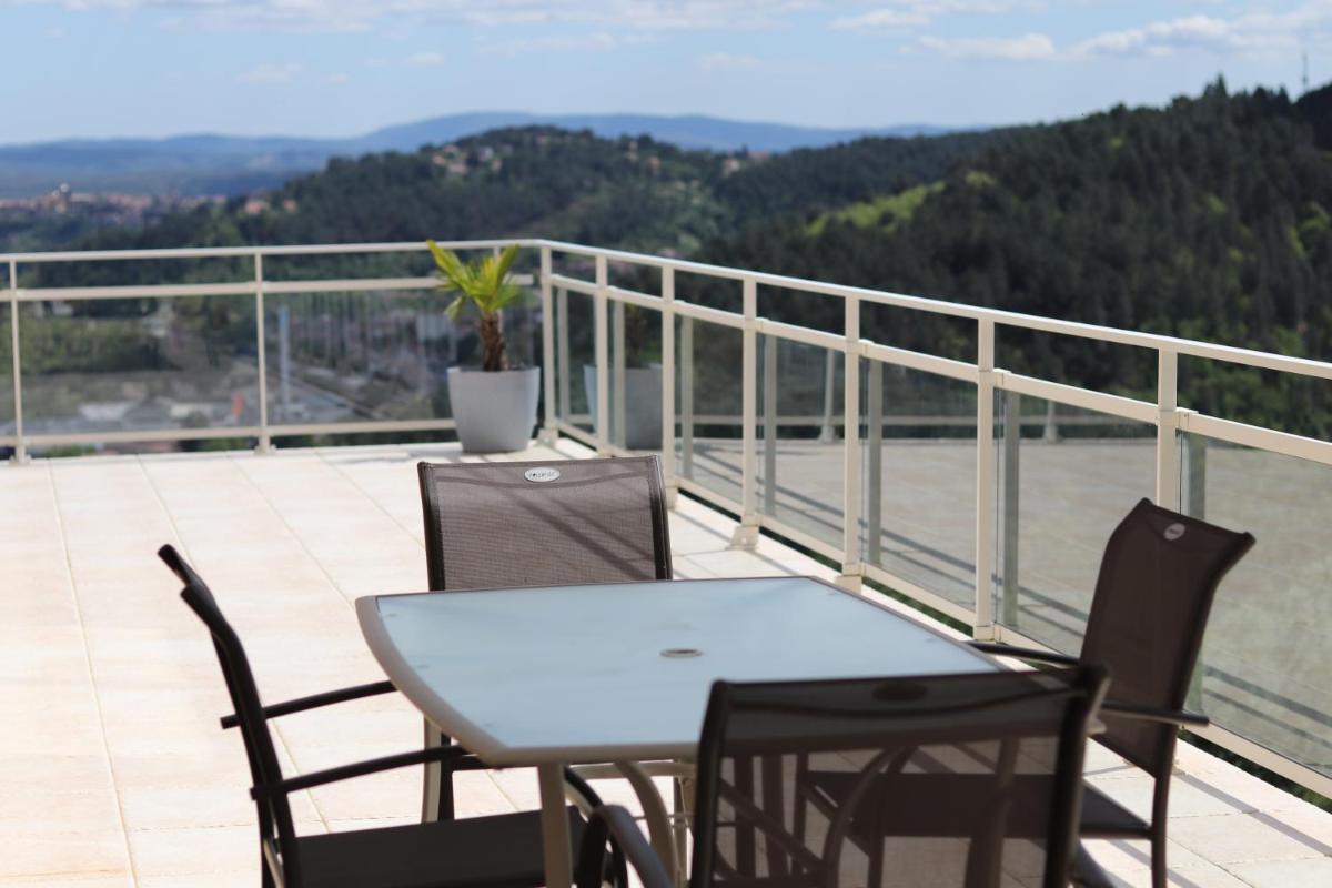 Family Suite with Balcony photo 2