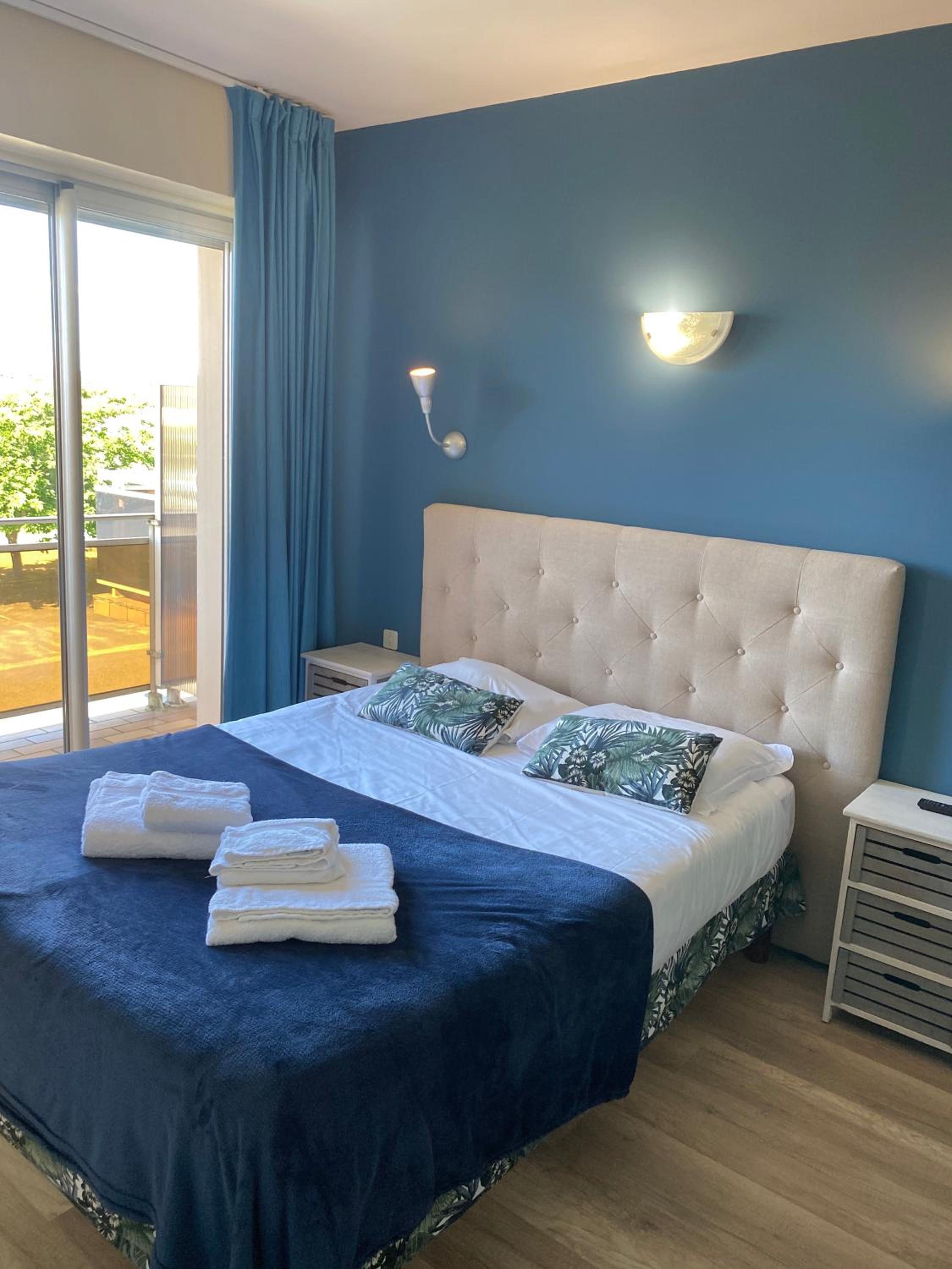 Double Room with Balcony - Photo 5