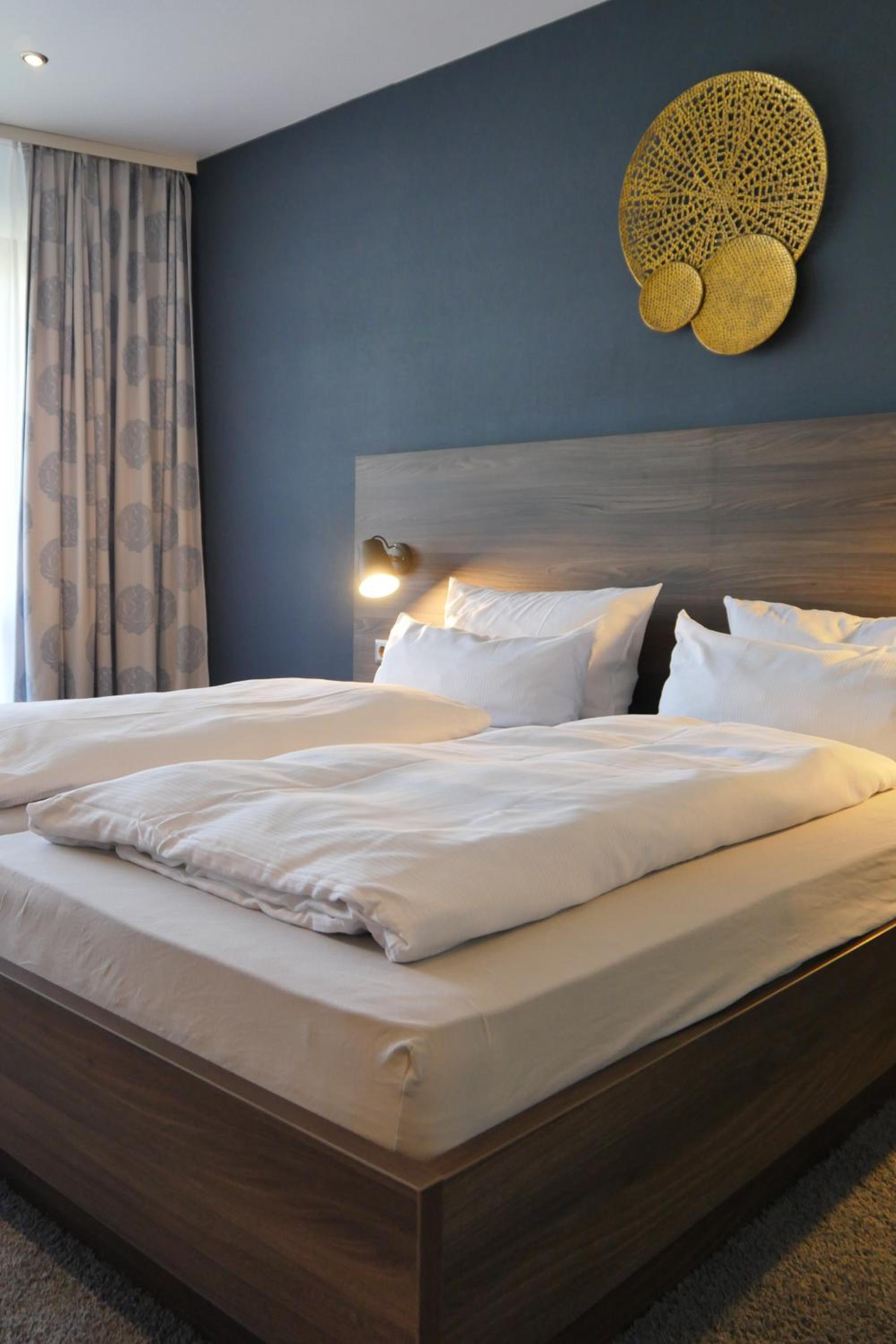 Large Double Room - Photo 2