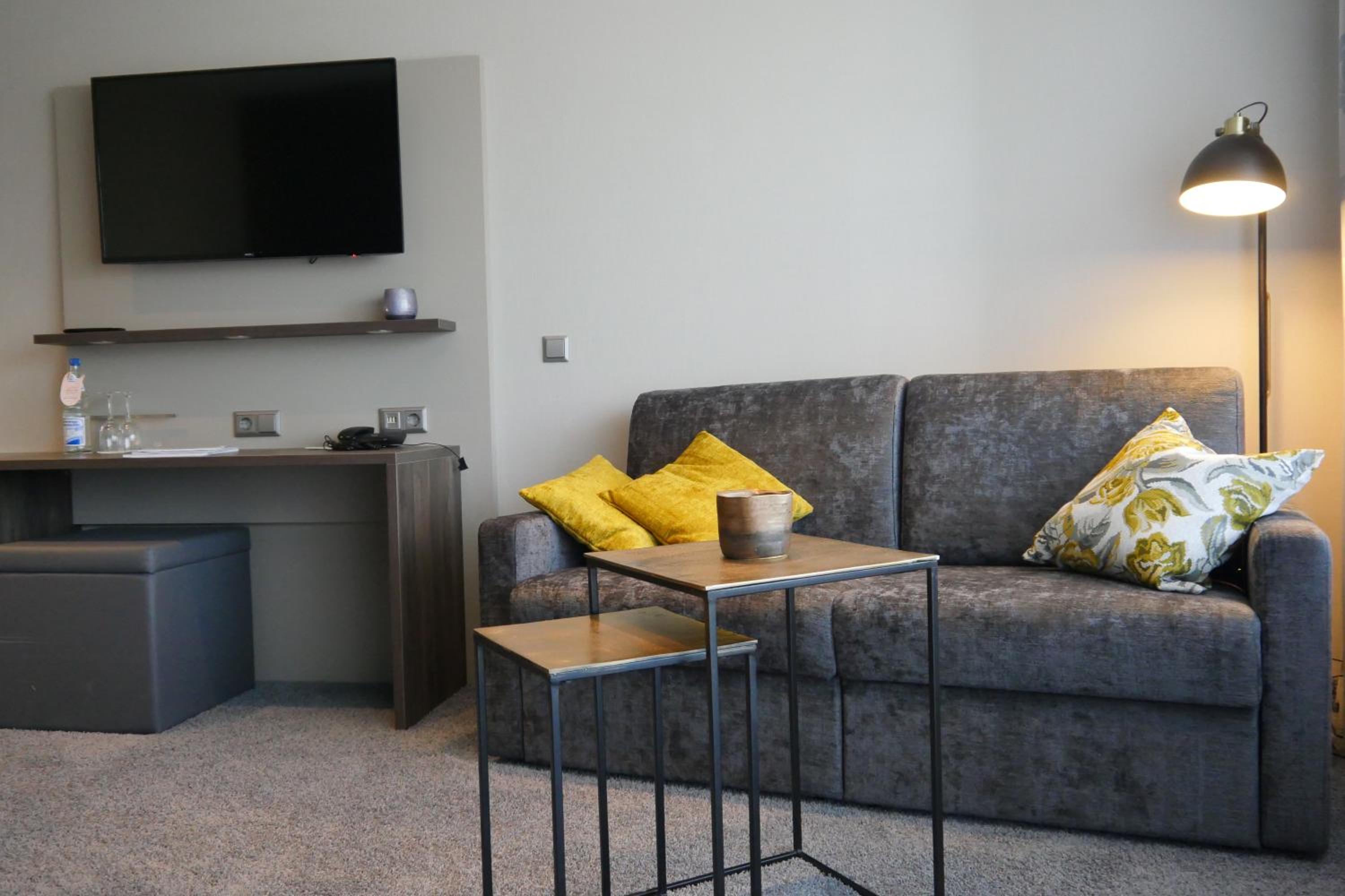 Large Double Room - Photo 1