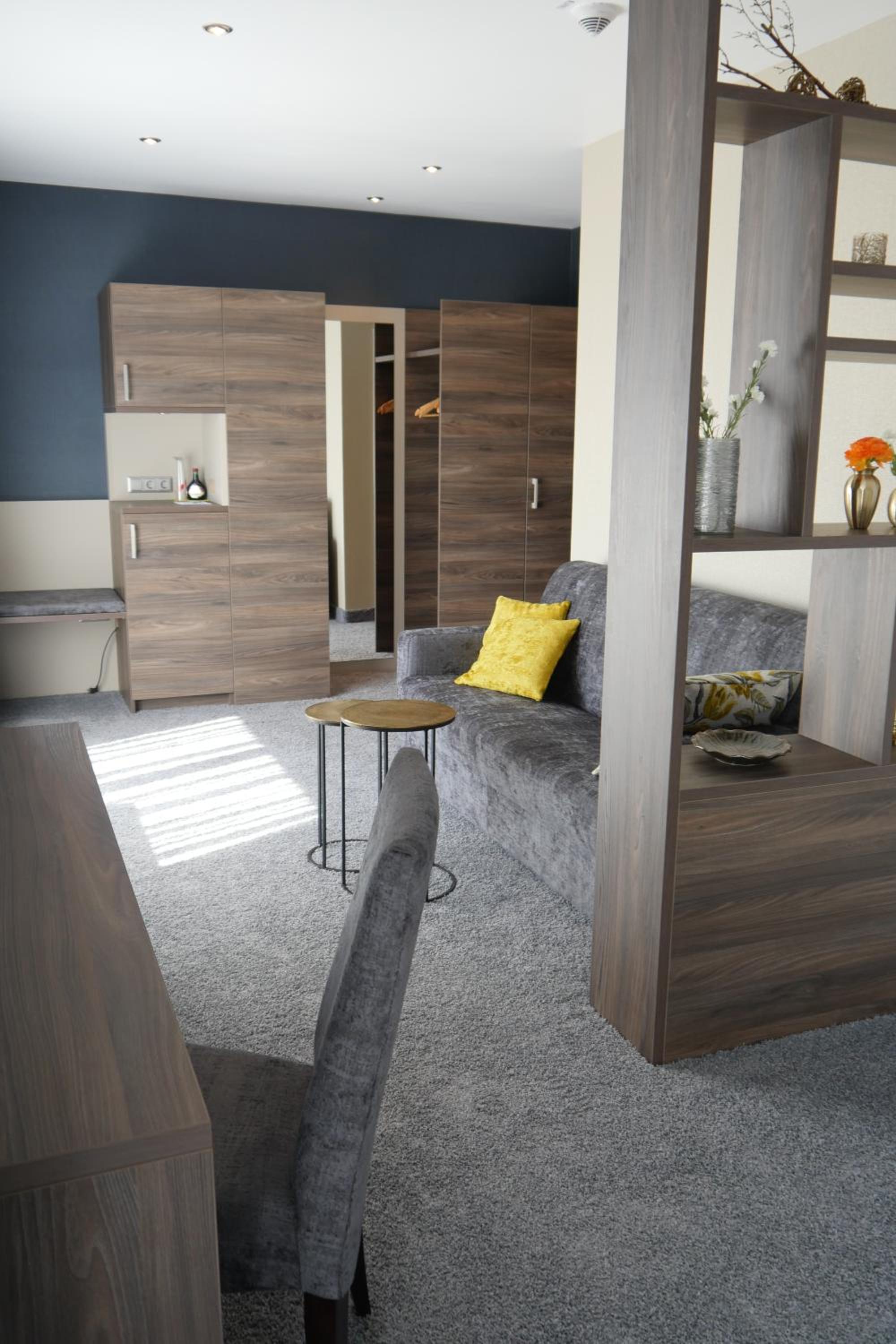 Junior Suite with Balcony - Photo 2